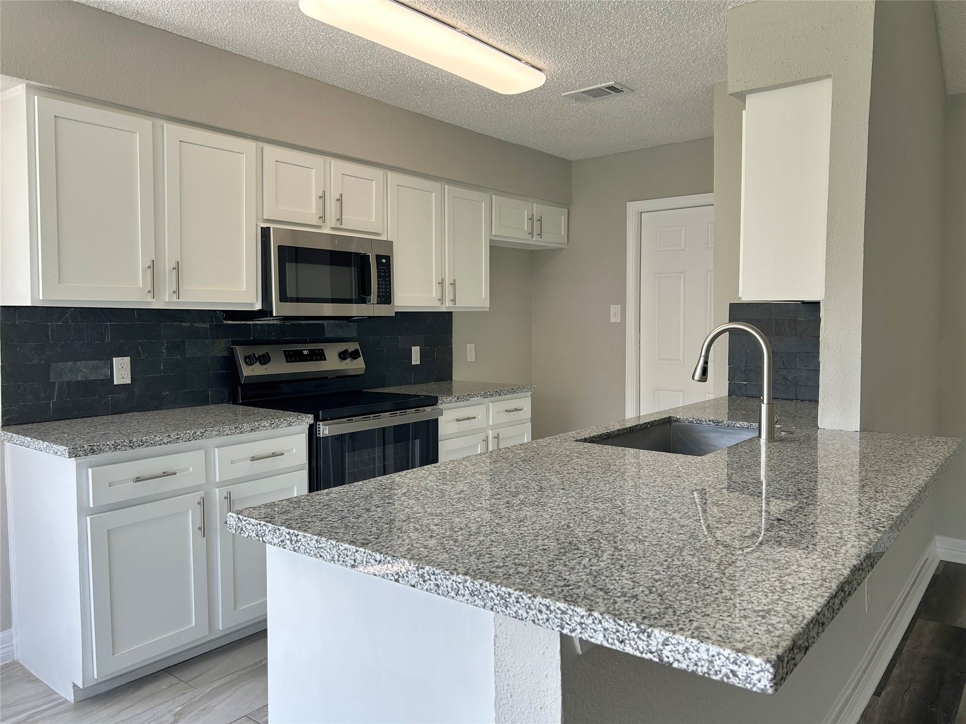 3801 Misty Cove Court, Dickinson, TX 77539 3801 Misty Cove Court, Dickinson, TX 77539