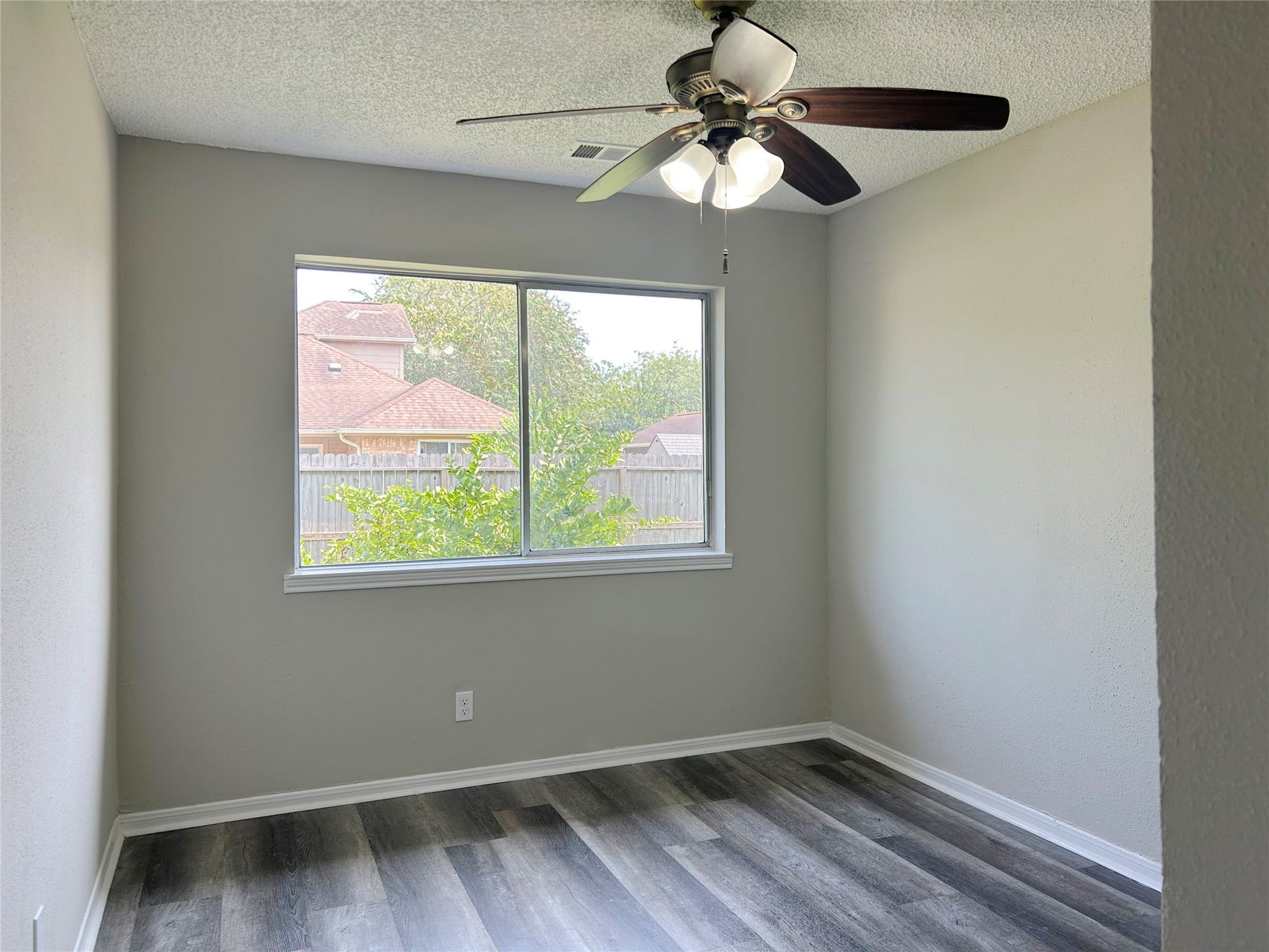 3801 Misty Cove Court, Dickinson, TX 77539 Bedroom 3