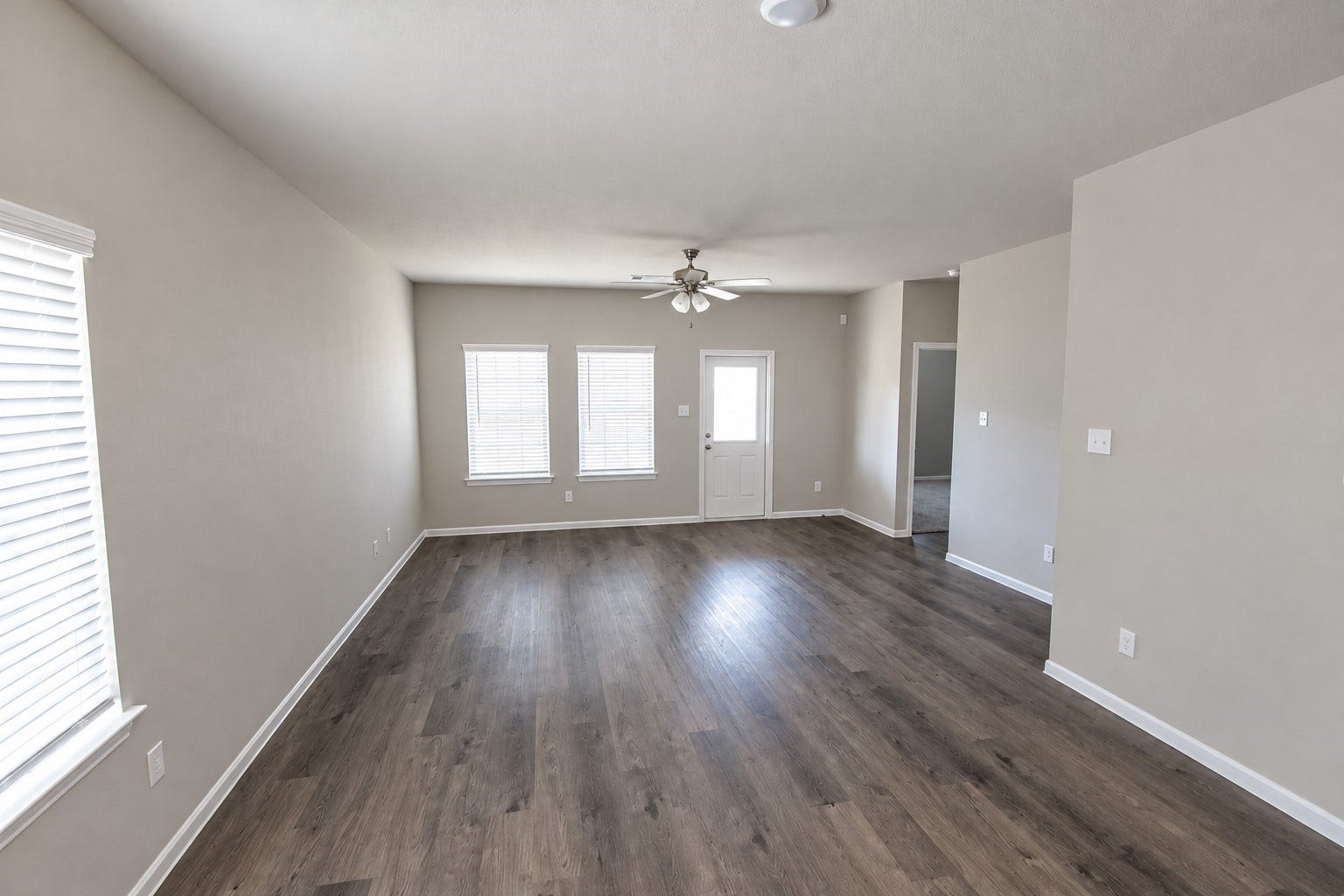 3187 Savannah Rose Drive, Angleton, TX 77515 3187 Savannah Rose Drive, Angleton, TX 77515
