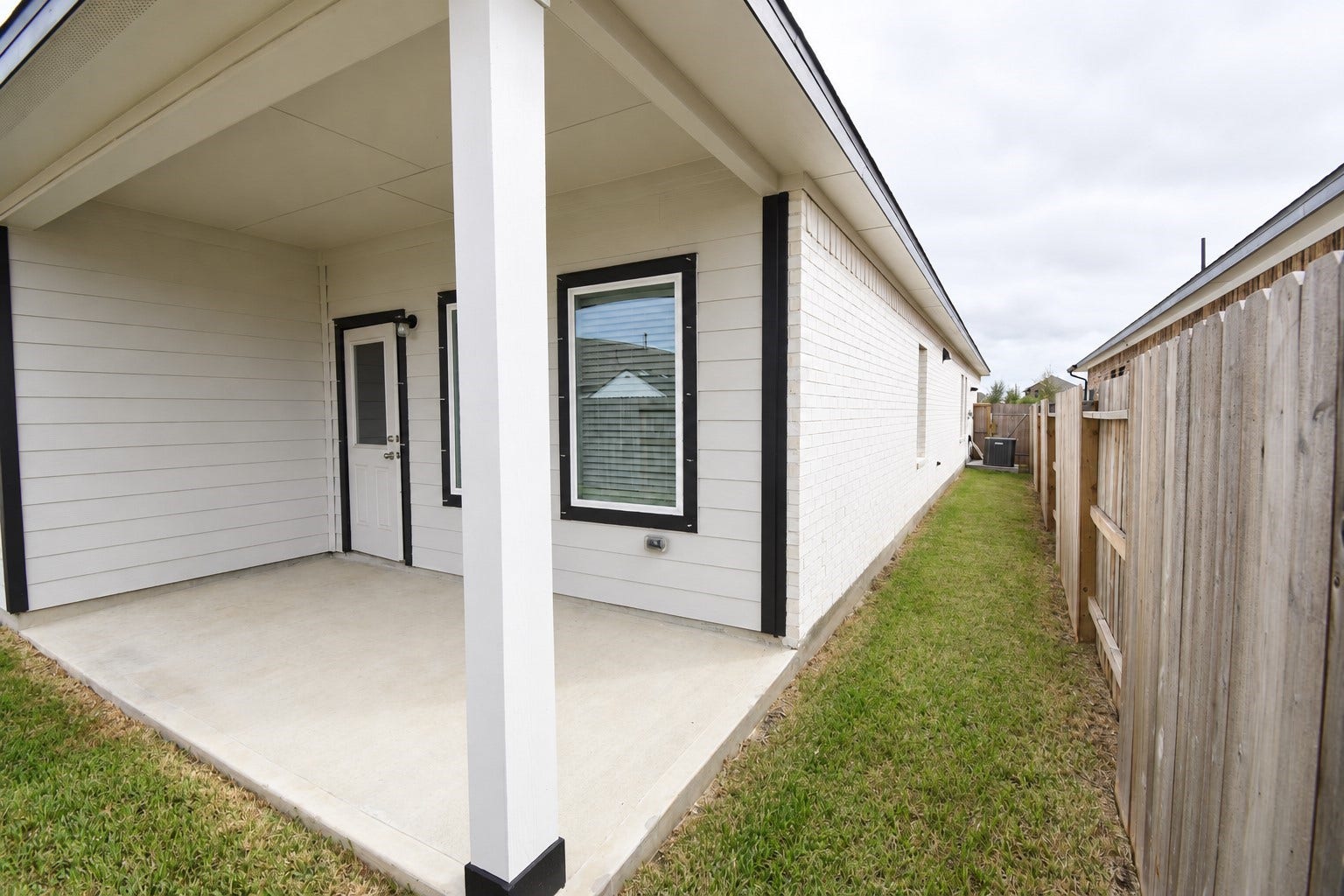 3187 Savannah Rose Drive, Angleton, TX 77515 3187 Savannah Rose Drive, Angleton, TX 77515