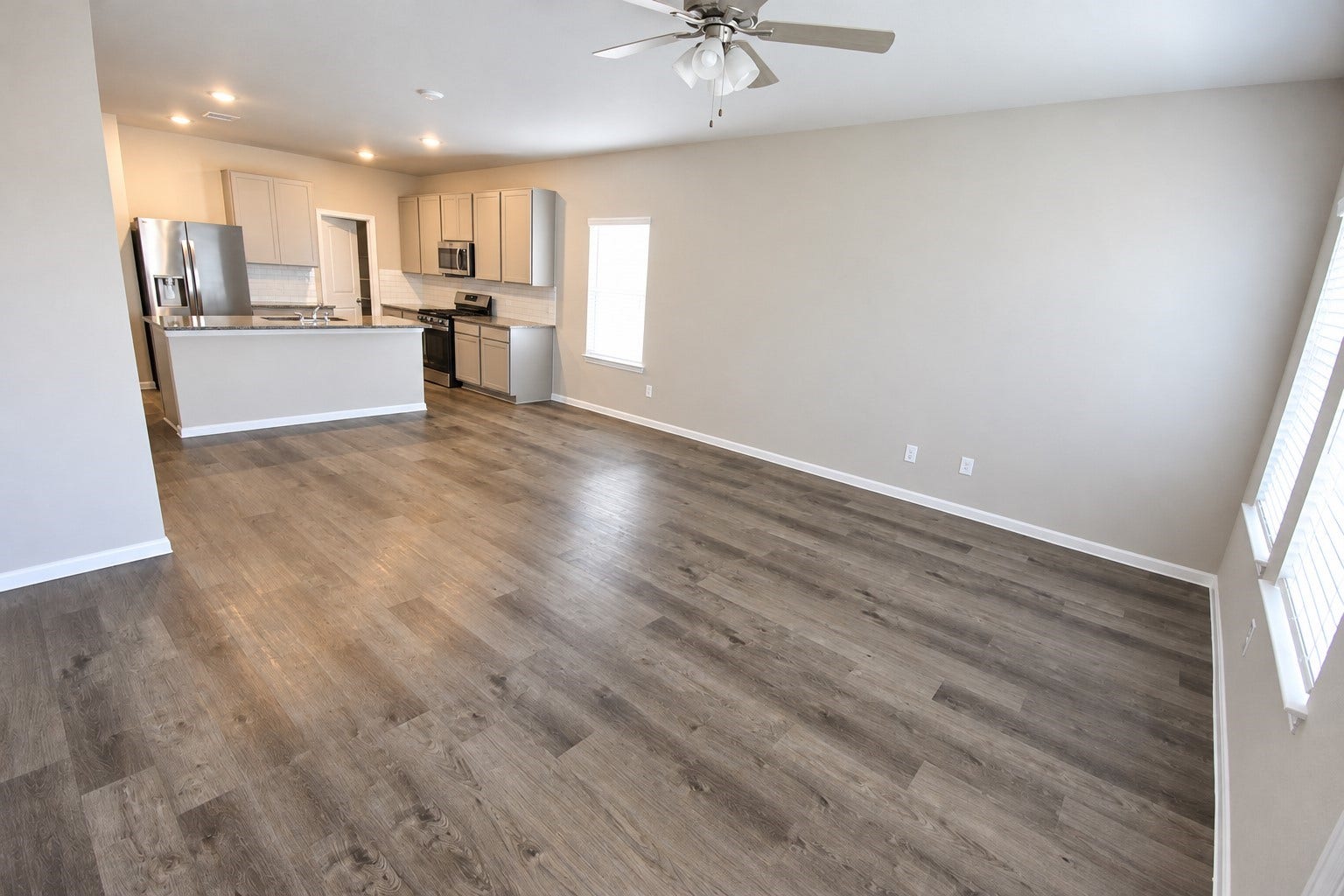 3187 Savannah Rose Drive, Angleton, TX 77515 3187 Savannah Rose Drive, Angleton, TX 77515