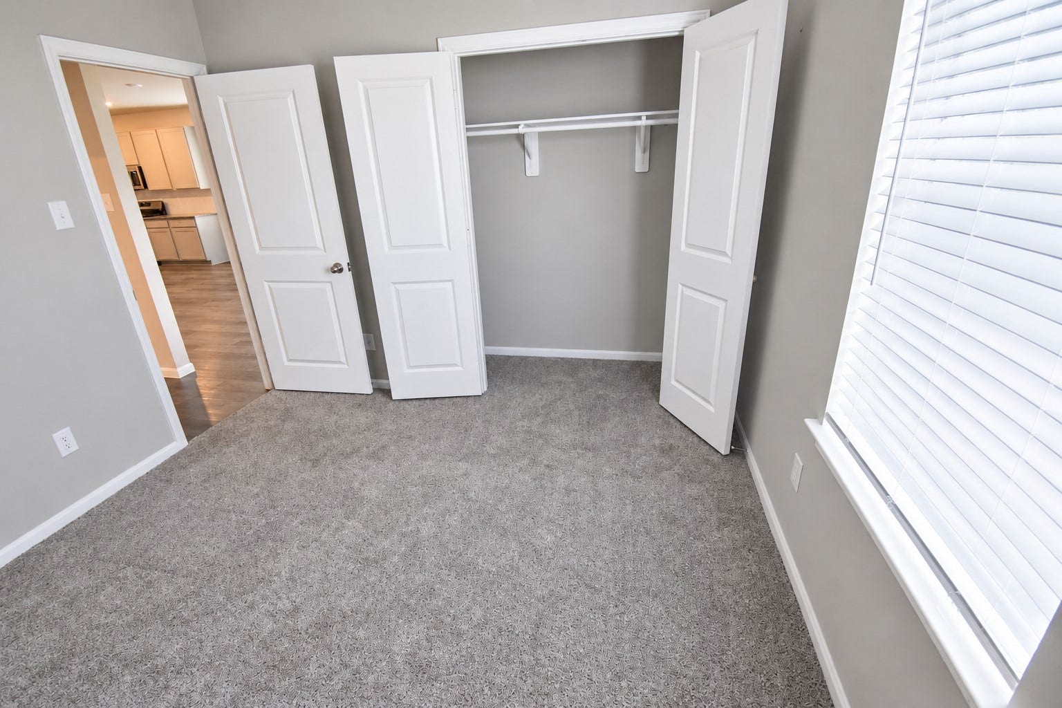 3187 Savannah Rose Drive, Angleton, TX 77515 3187 Savannah Rose Drive, Angleton, TX 77515
