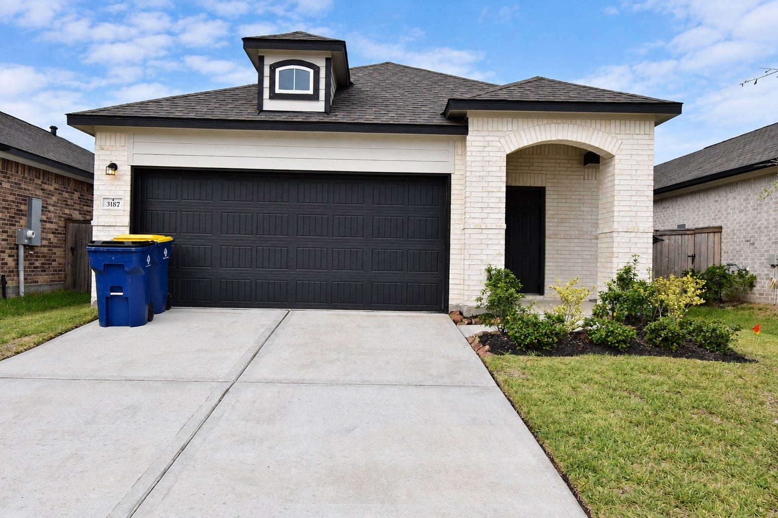 3187 Savannah Rose Drive, Angleton, TX 77515 3187 Savannah Rose Drive, Angleton, TX 77515