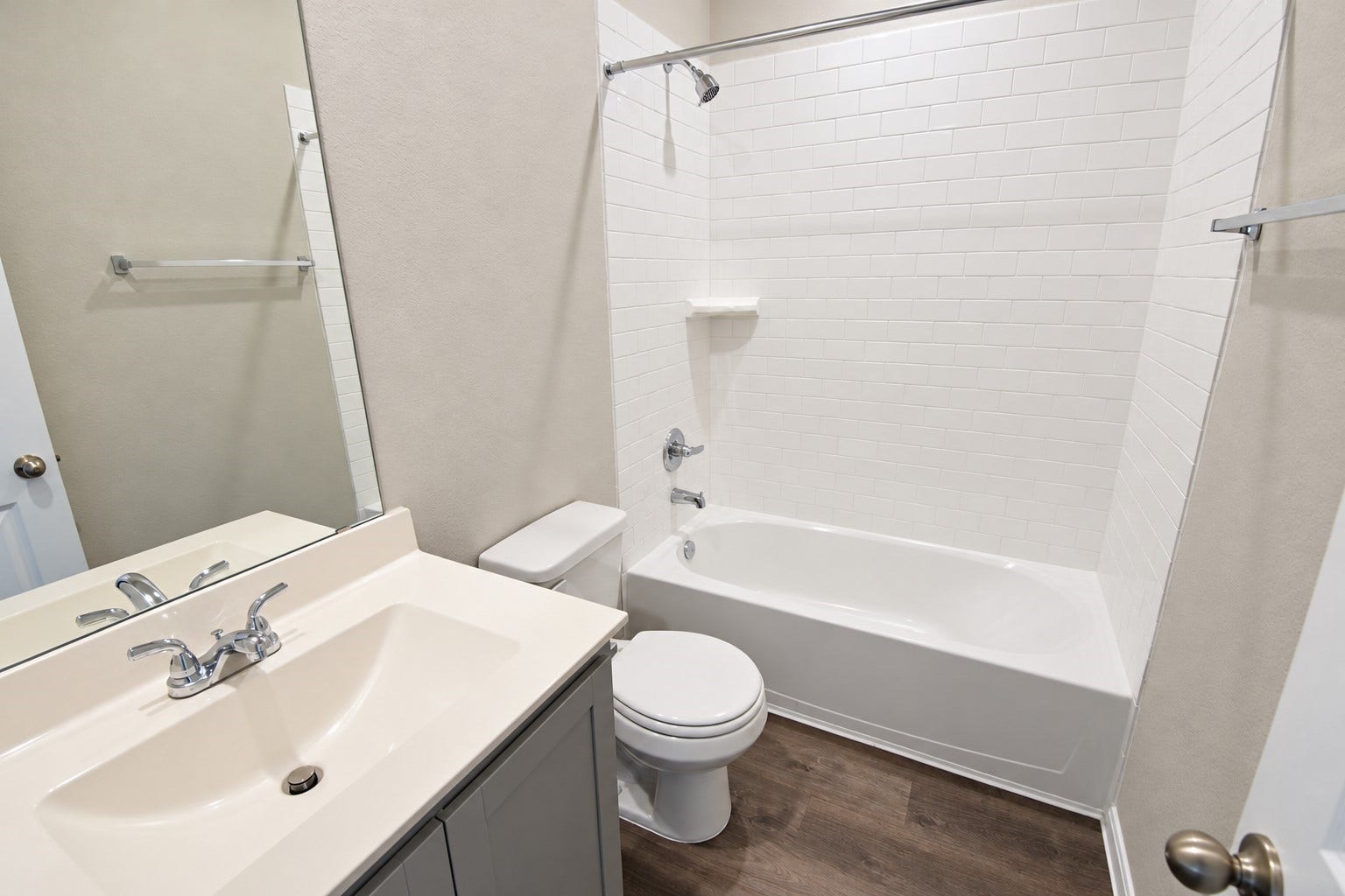 3187 Savannah Rose Drive, Angleton, TX 77515 3187 Savannah Rose Drive, Angleton, TX 77515