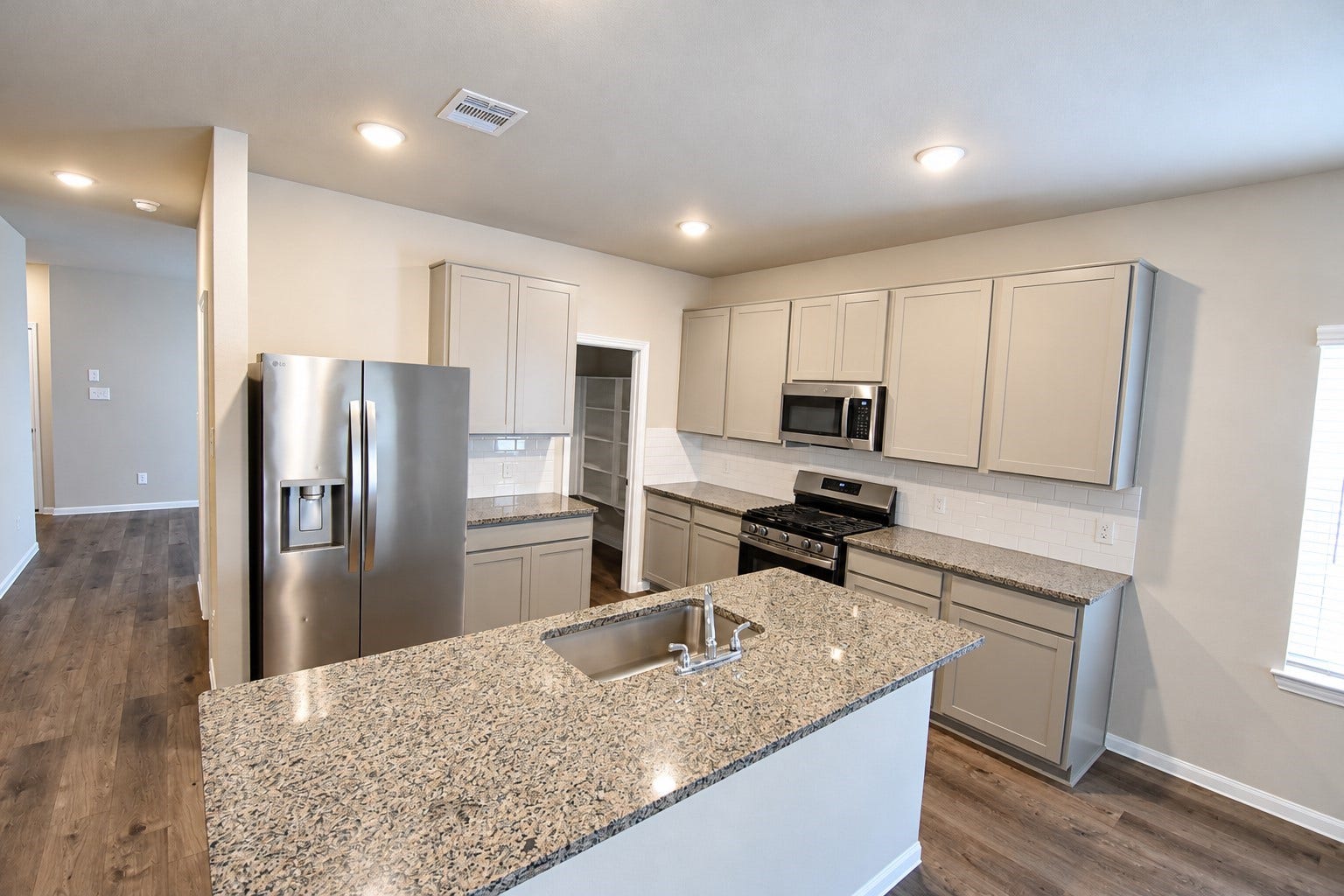 3187 Savannah Rose Drive, Angleton, TX 77515 3187 Savannah Rose Drive, Angleton, TX 77515