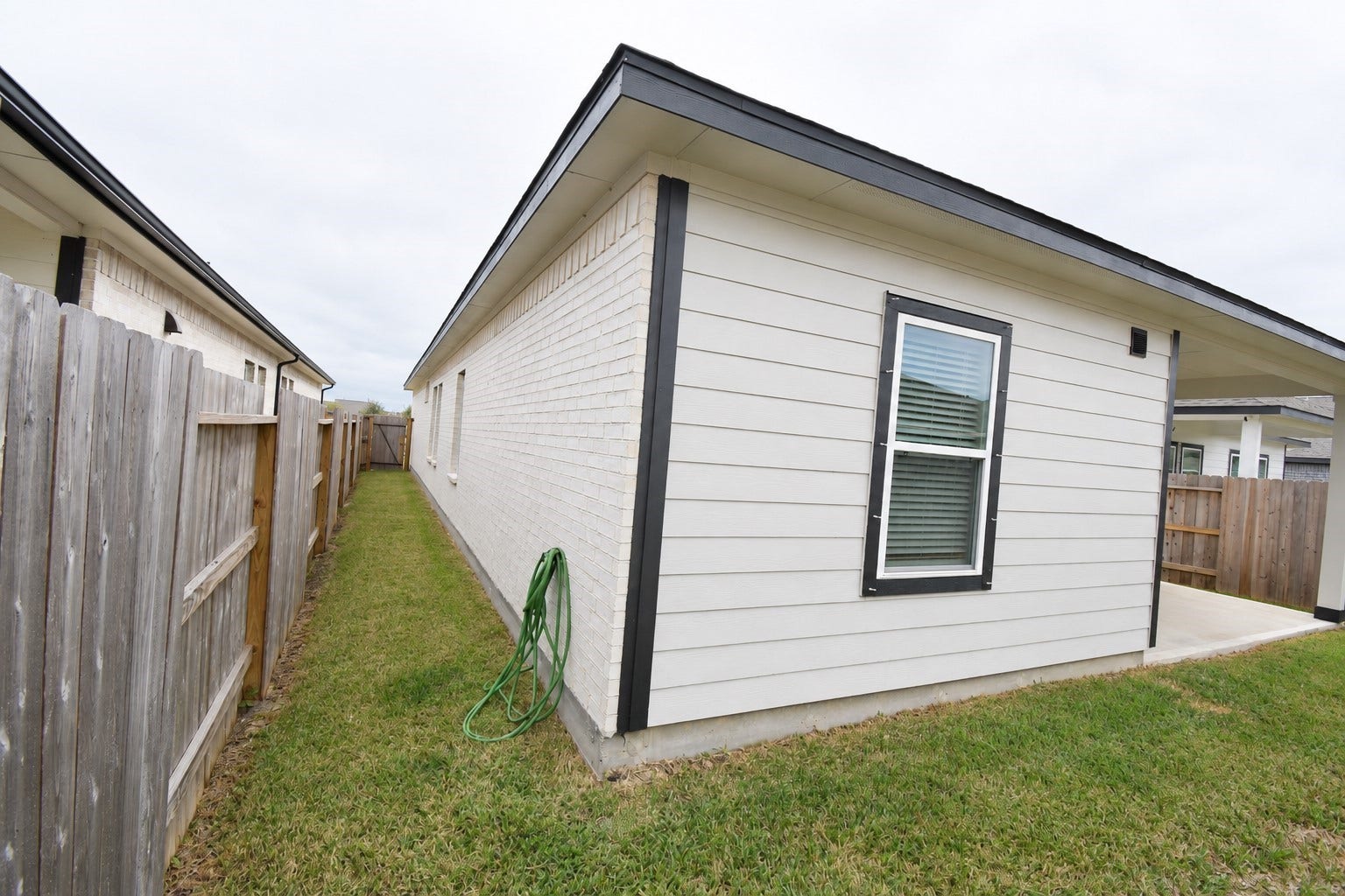 3187 Savannah Rose Drive, Angleton, TX 77515 3187 Savannah Rose Drive, Angleton, TX 77515