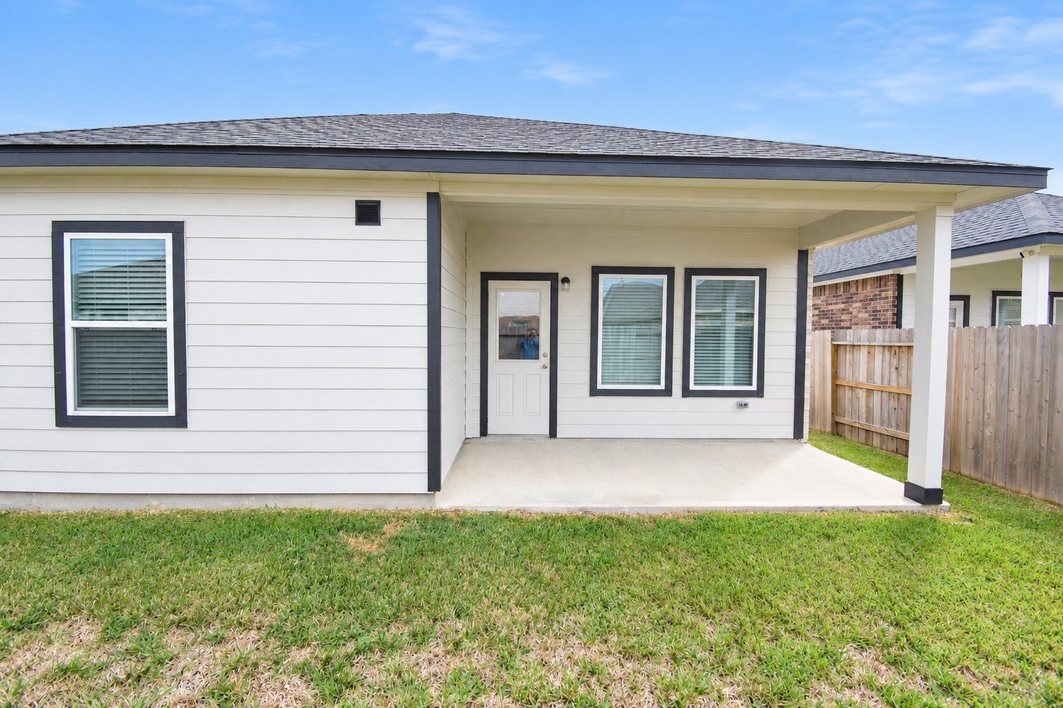 3187 Savannah Rose Drive, Angleton, TX 77515 3187 Savannah Rose Drive, Angleton, TX 77515