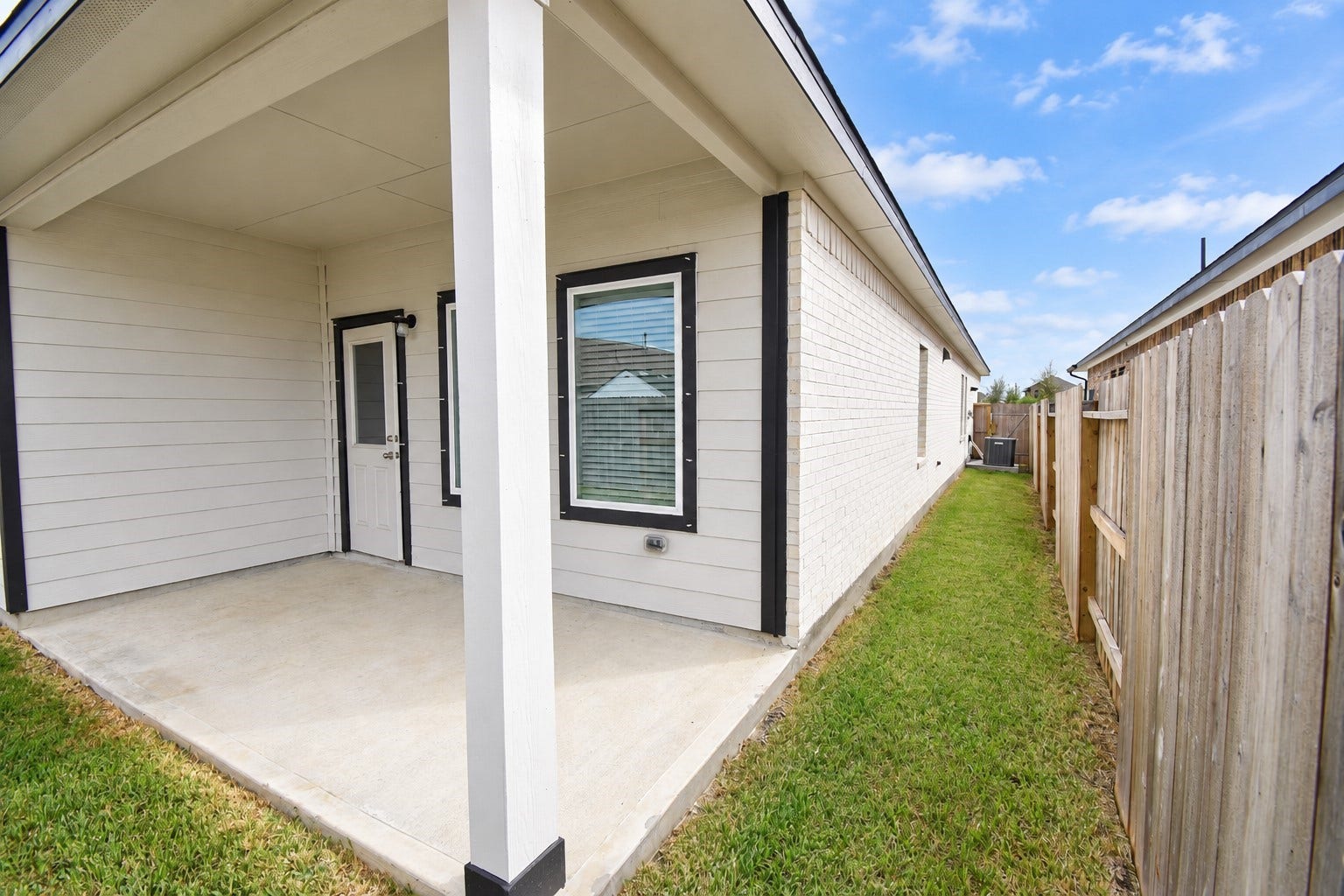 3187 Savannah Rose Drive, Angleton, TX 77515 3187 Savannah Rose Drive, Angleton, TX 77515