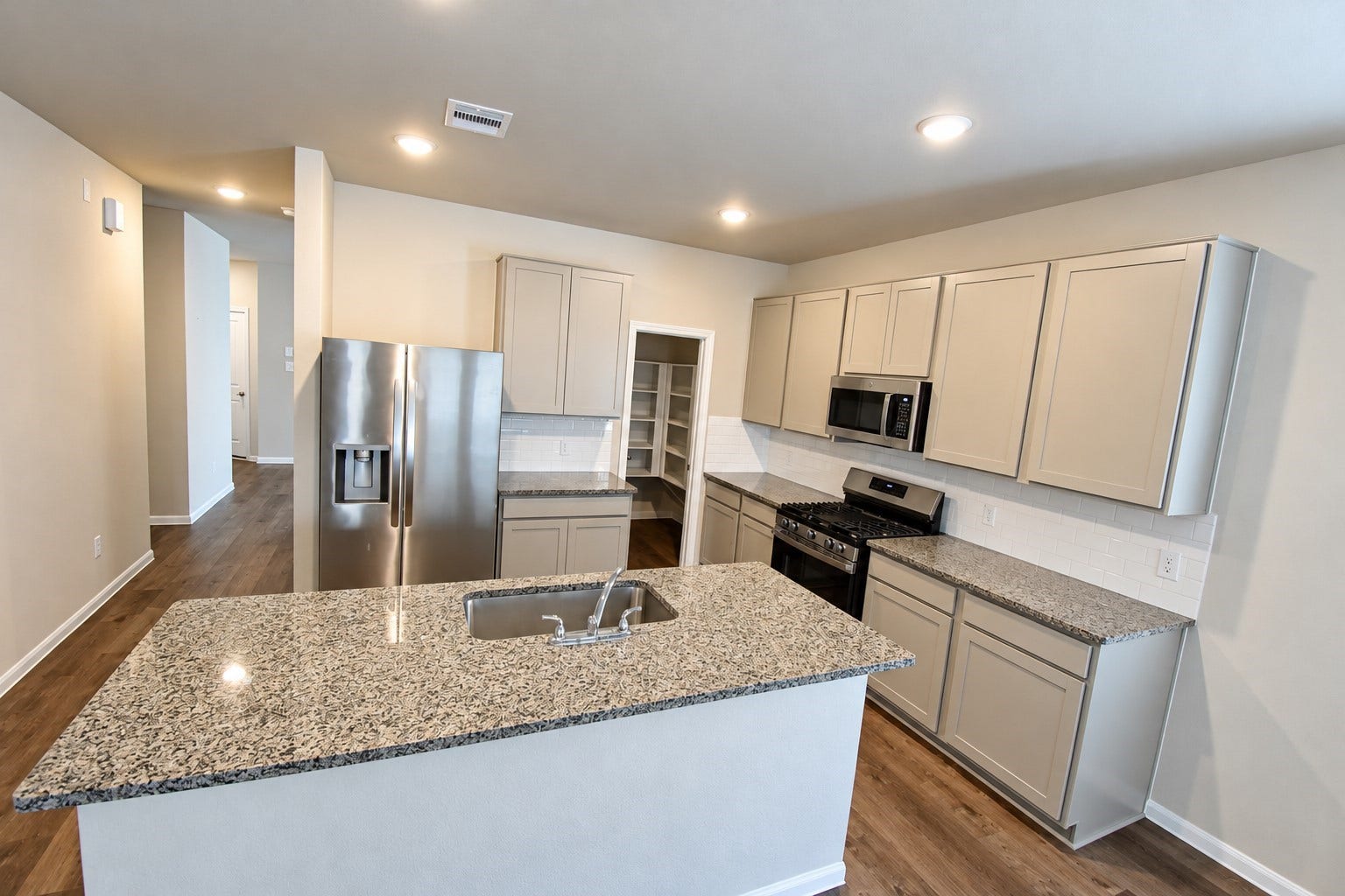 3187 Savannah Rose Drive, Angleton, TX 77515 3187 Savannah Rose Drive, Angleton, TX 77515