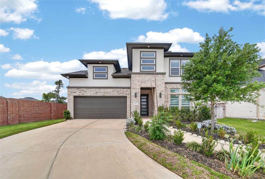 Property photo for 1303 Willow Walk Drive, Missouri City, TX
