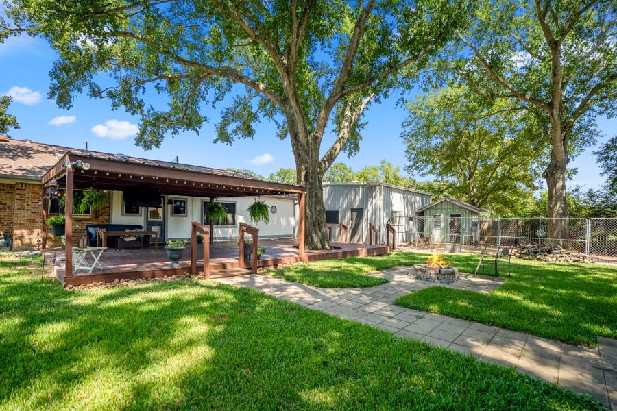 Property photo for 2411 Orange Street, Waller, TX