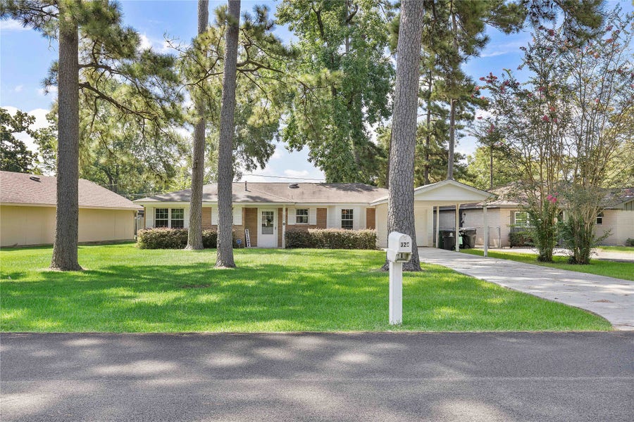 Property photo for 326 Broad Ripple Drive, Houston, TX