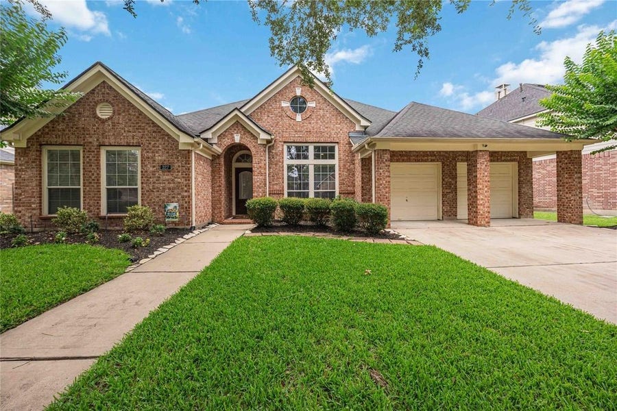 Property photo for 327 Silver Creek Circle, Richmond, TX