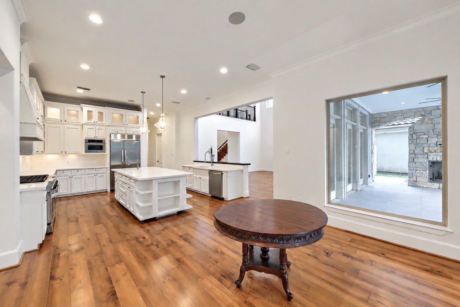 27 Johnathan Landing Court, The Woodlands, TX 77389