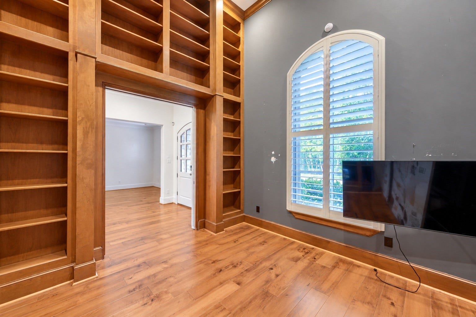 27 Johnathan Landing Court, The Woodlands, TX 77389