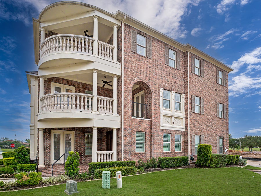 Property photo for 119 Grace Point Drive, Sugar Land, TX
