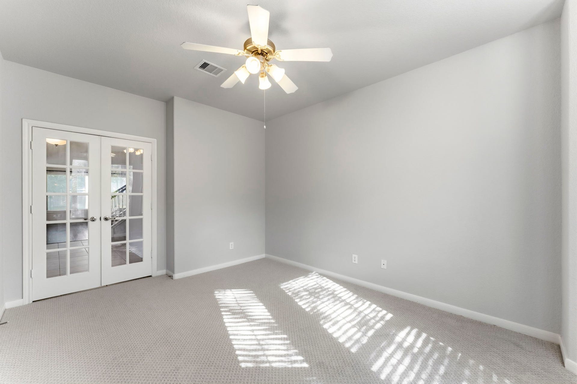 3 Bonwick Court, The Woodlands, TX 77382 3 Bonwick Court, The Woodlands, TX 77382