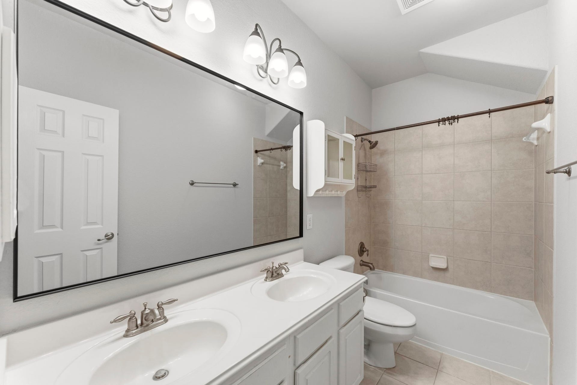 3 Bonwick Court, The Woodlands, TX 77382 3 Bonwick Court, The Woodlands, TX 77382