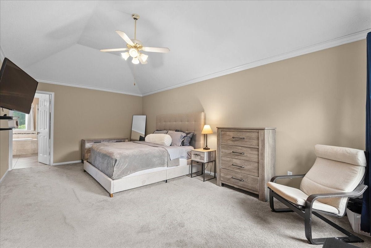 1908 Summer Reef Drive, League City, TX 77573 Wow, that's a spacious primary bedroom!
