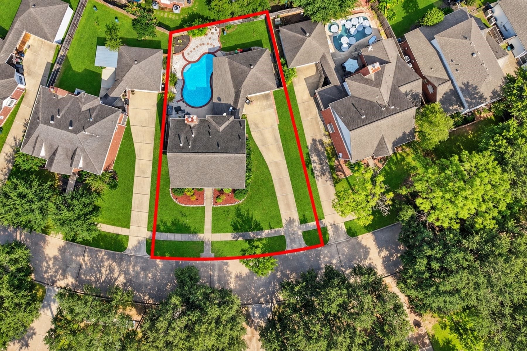 1908 Summer Reef Drive, League City, TX 77573 Wonderful lot in a cul-de-sac!