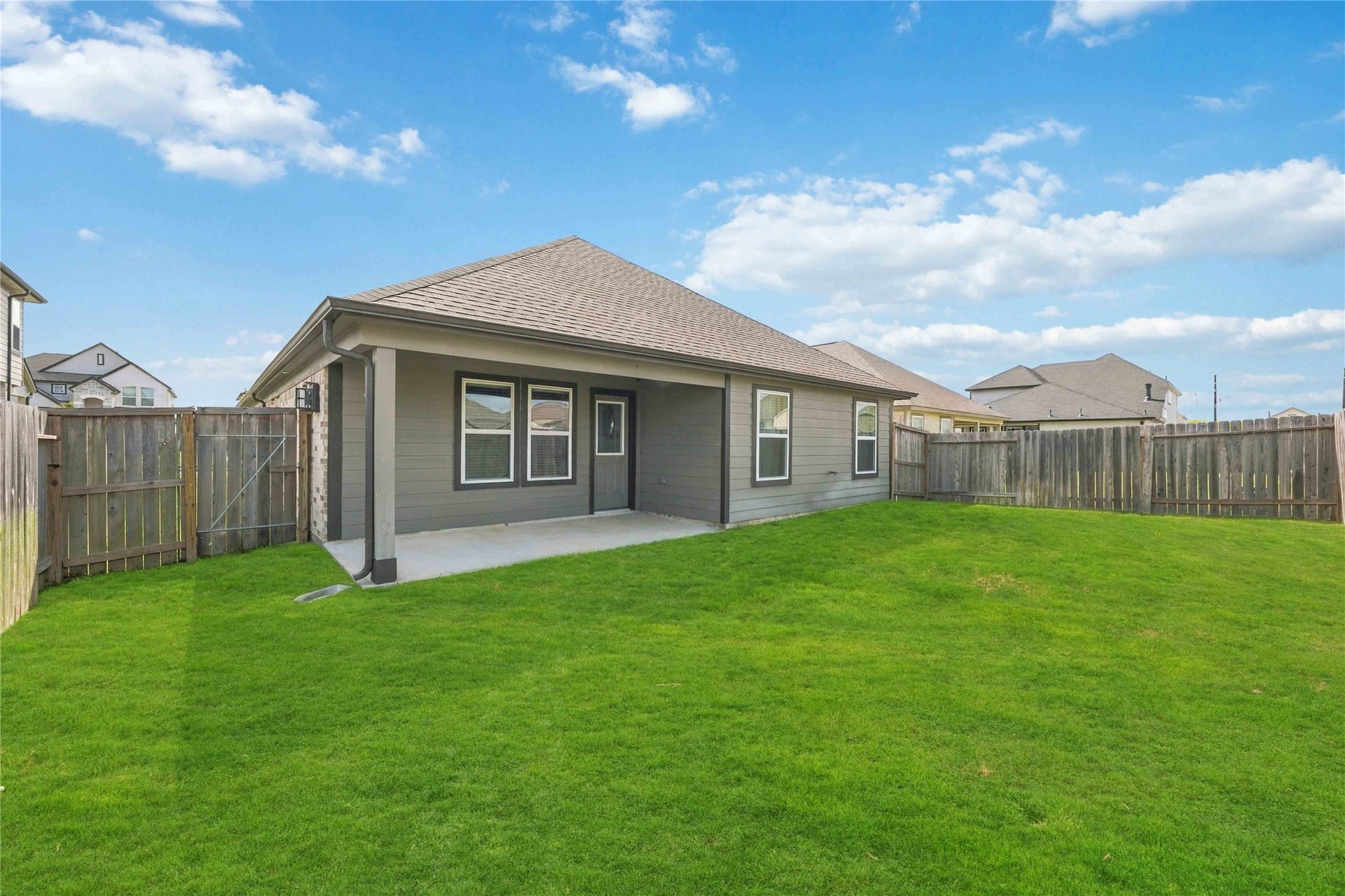 615 Orchard Vale Road, Rosharon, TX 77583 Spacious back yard!