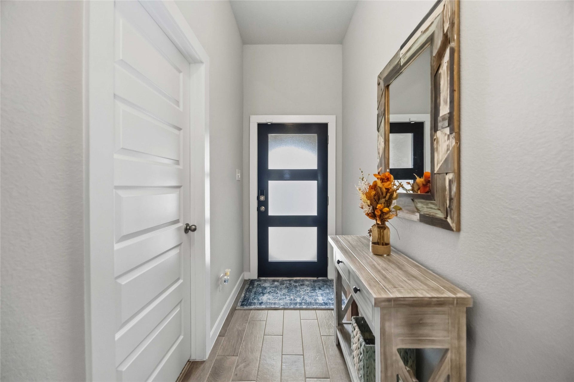 615 Orchard Vale Road, Rosharon, TX 77583 A beautiful foyer!