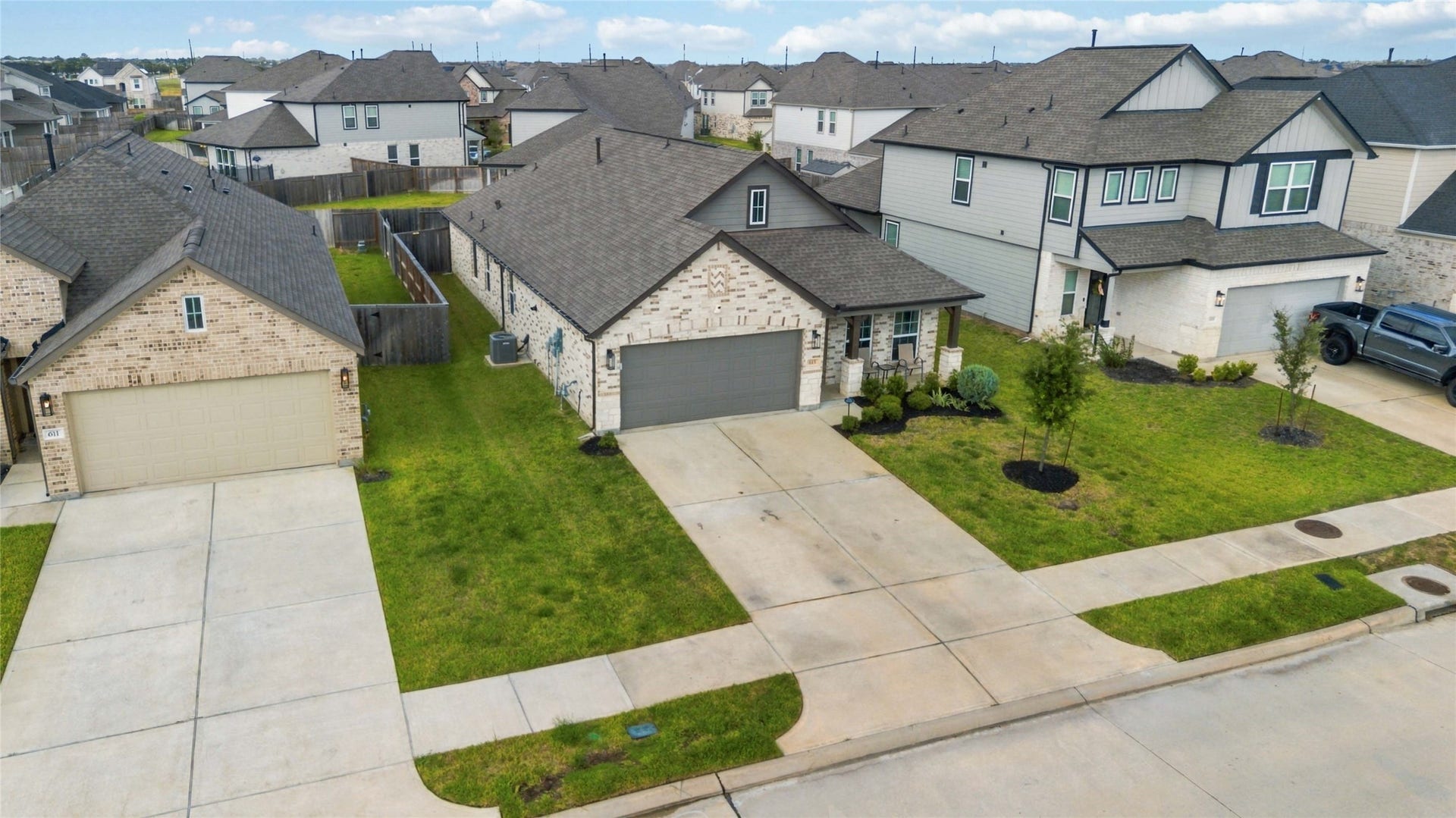 615 Orchard Vale Road, Rosharon, TX 77583 Picture yourself here. Your next chapter could begin in this beautiful home!