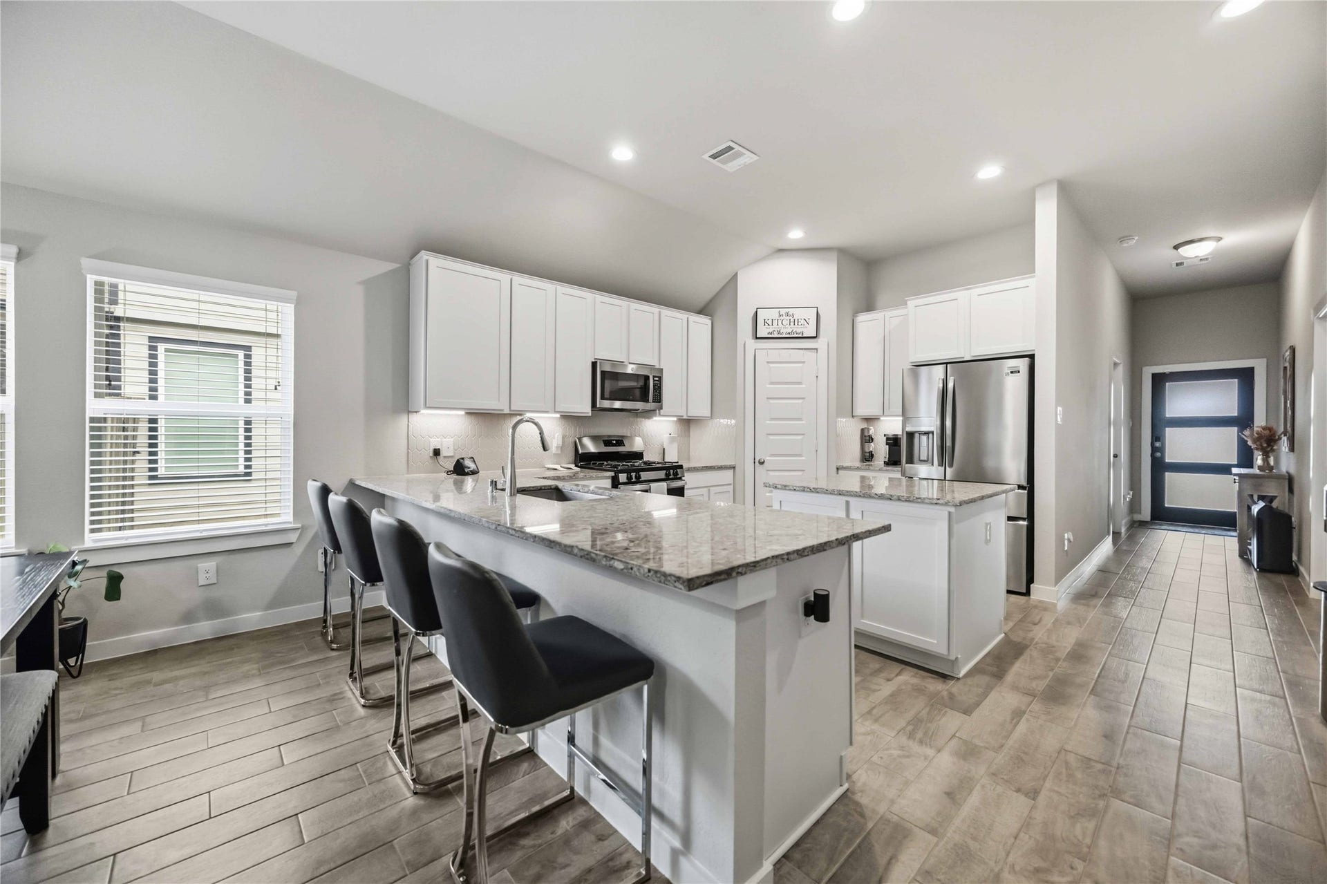 615 Orchard Vale Road, Rosharon, TX 77583 A kitchen youll love coming home to!