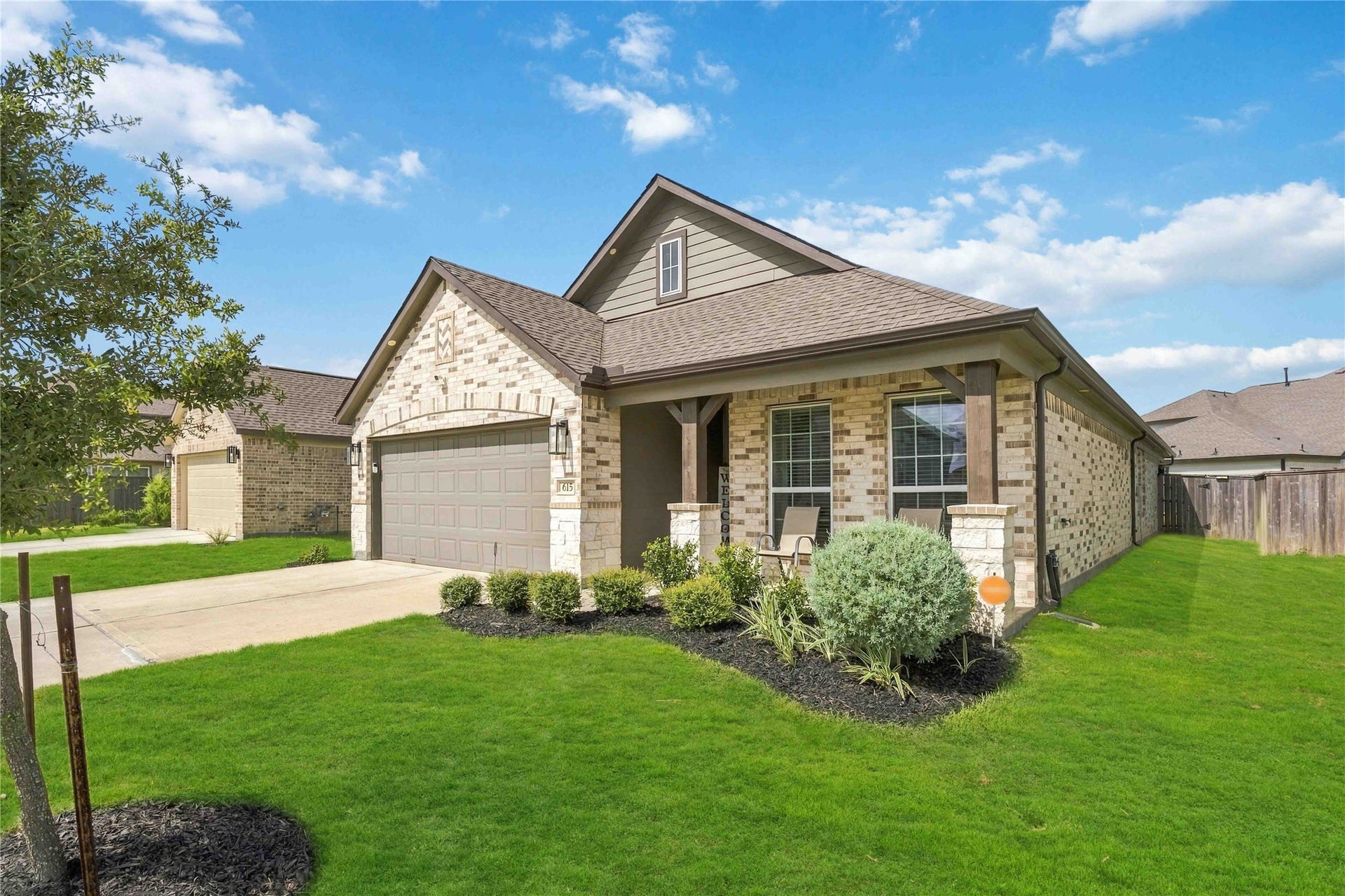 615 Orchard Vale Road, Rosharon, TX 77583 Welcome to 615 Orchard Vale Rd!!! One story, 4 bedrooms and 3 full bathrooms!