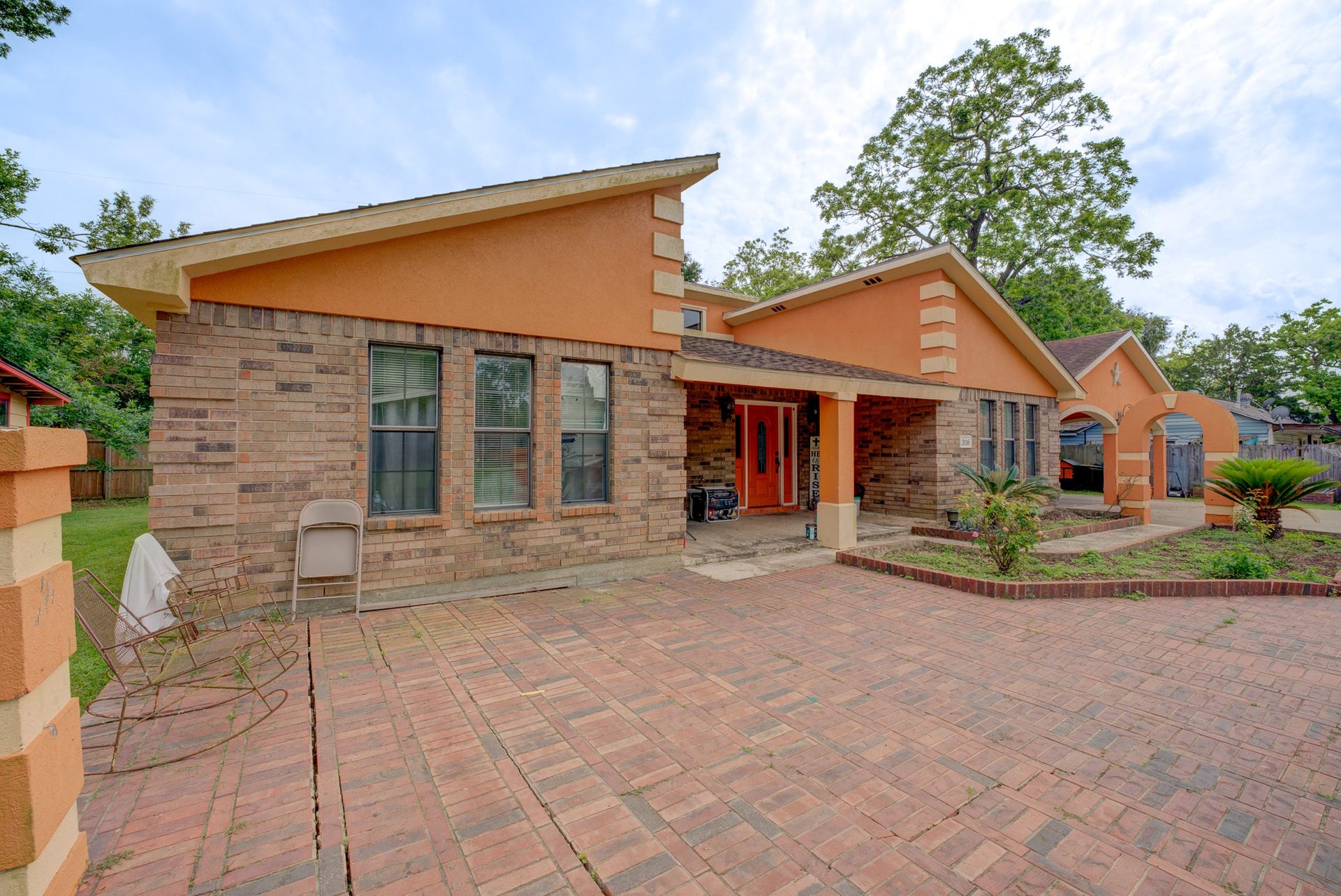 316 Hickman Lane, Angleton, TX 77515 316 Hickman Lane, Angleton, TX 77515