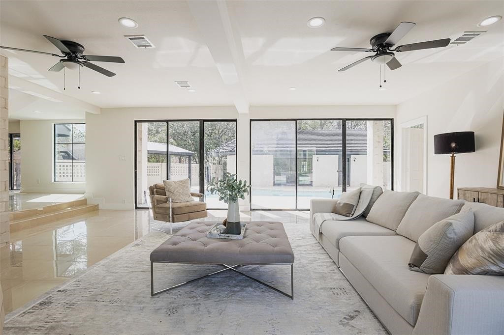 5614 Indian Circle, Houston, TX 77056 5614 Indian Circle, Houston, TX 77056