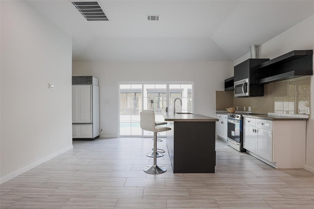 5614 Indian Circle, Houston, TX 77056 5614 Indian Circle, Houston, TX 77056