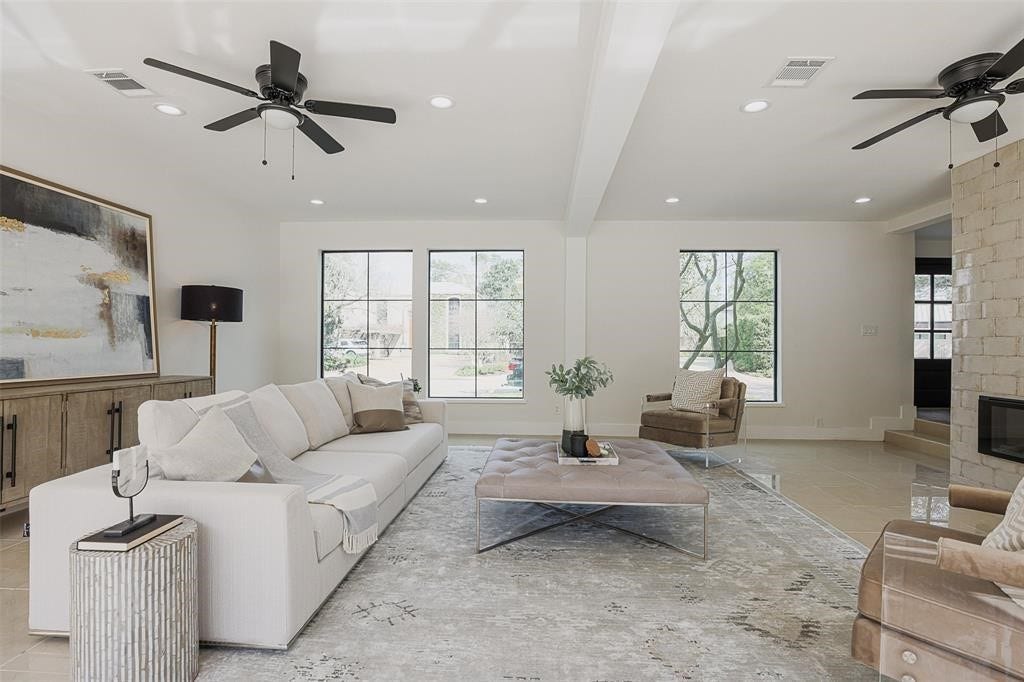 5614 Indian Circle, Houston, TX 77056 5614 Indian Circle, Houston, TX 77056