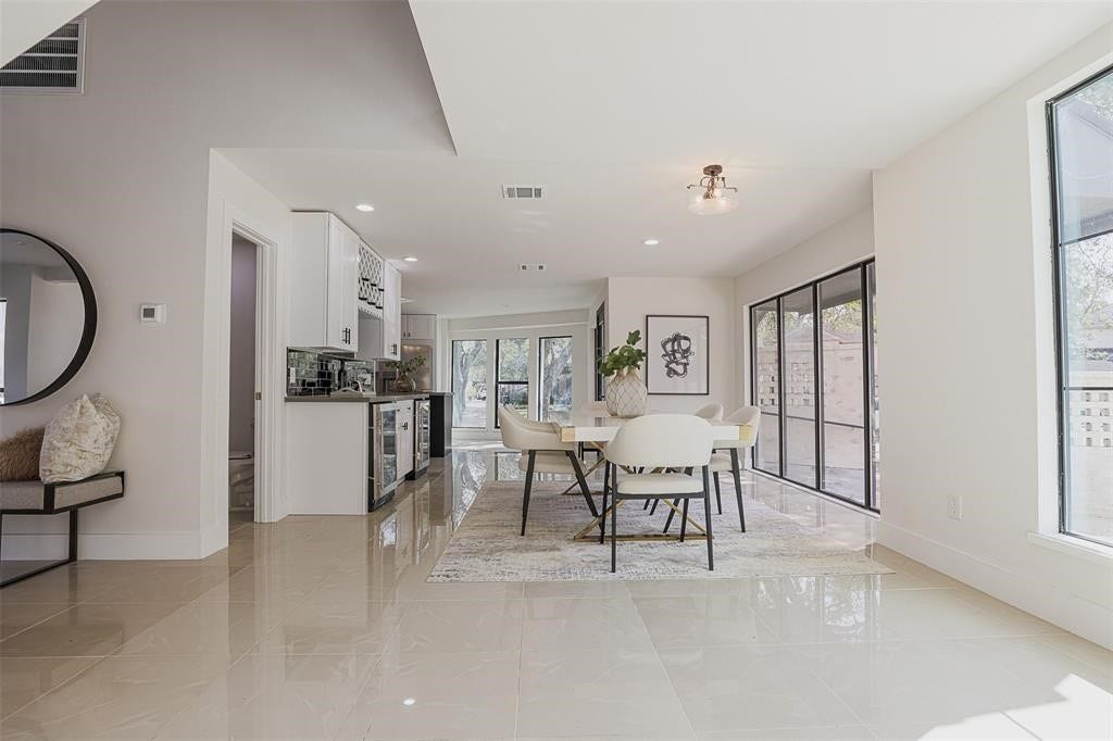 5614 Indian Circle, Houston, TX 77056 5614 Indian Circle, Houston, TX 77056