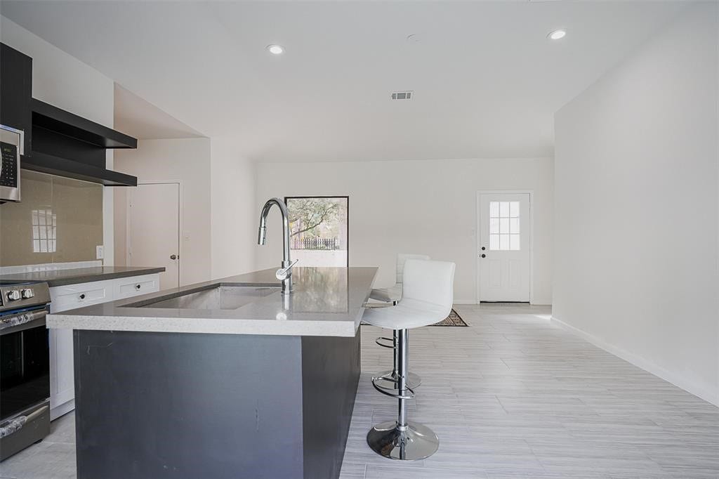 5614 Indian Circle, Houston, TX 77056 5614 Indian Circle, Houston, TX 77056