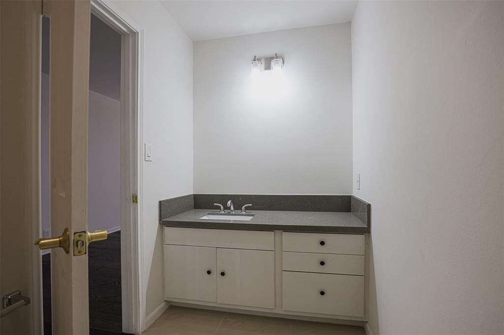 5614 Indian Circle, Houston, TX 77056 5614 Indian Circle, Houston, TX 77056