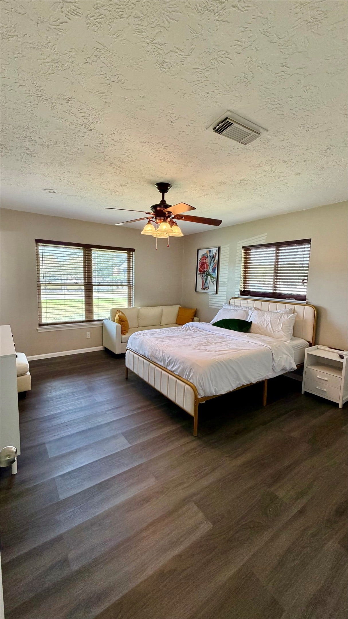 111 Grove Street, La Porte, TX 77571 Primary Bedroom