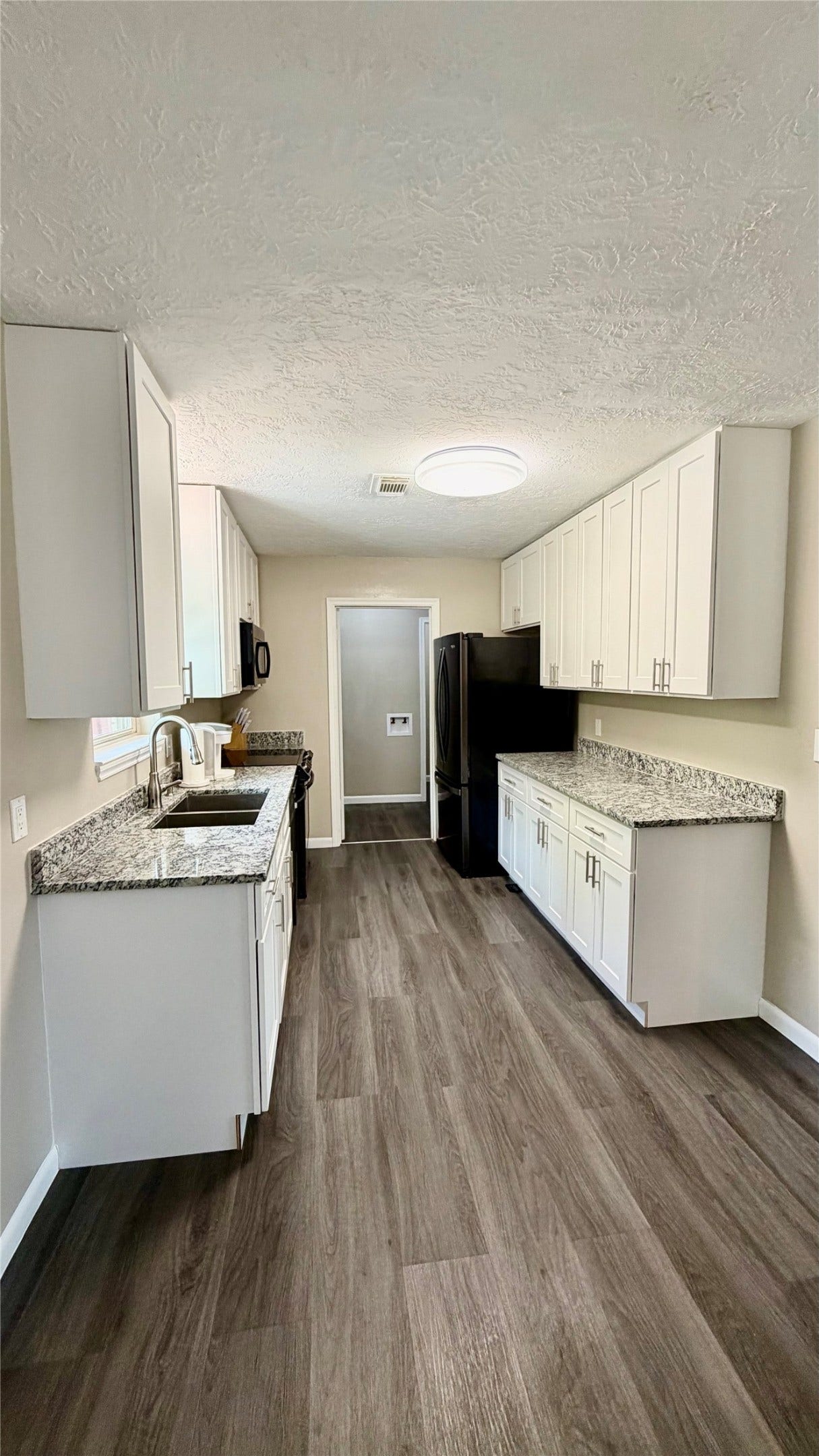 111 Grove Street, La Porte, TX 77571 Remodeled kitchen