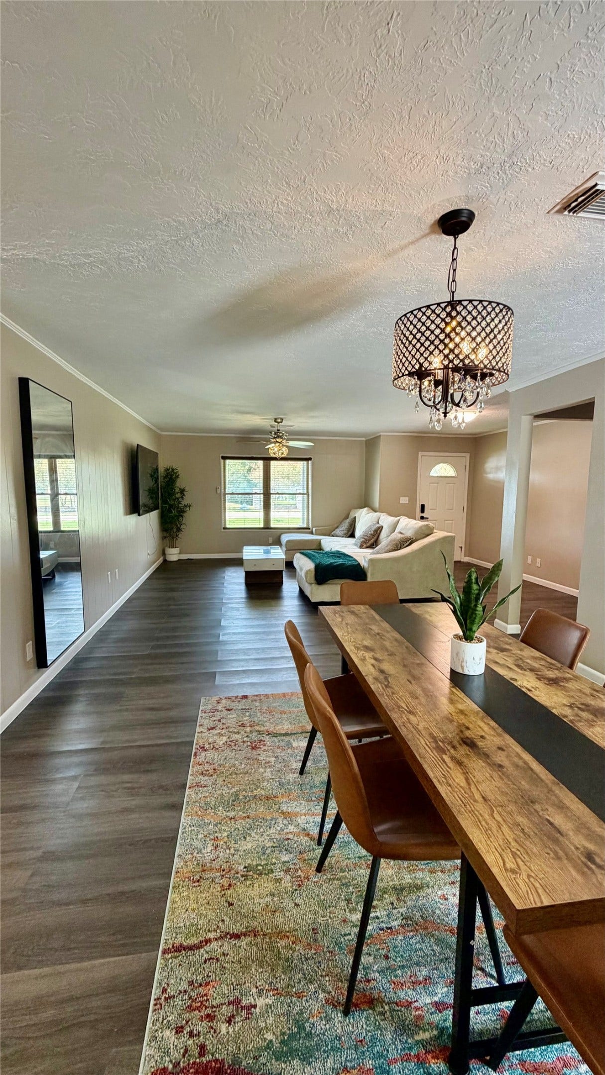 111 Grove Street, La Porte, TX 77571 Light and Bright