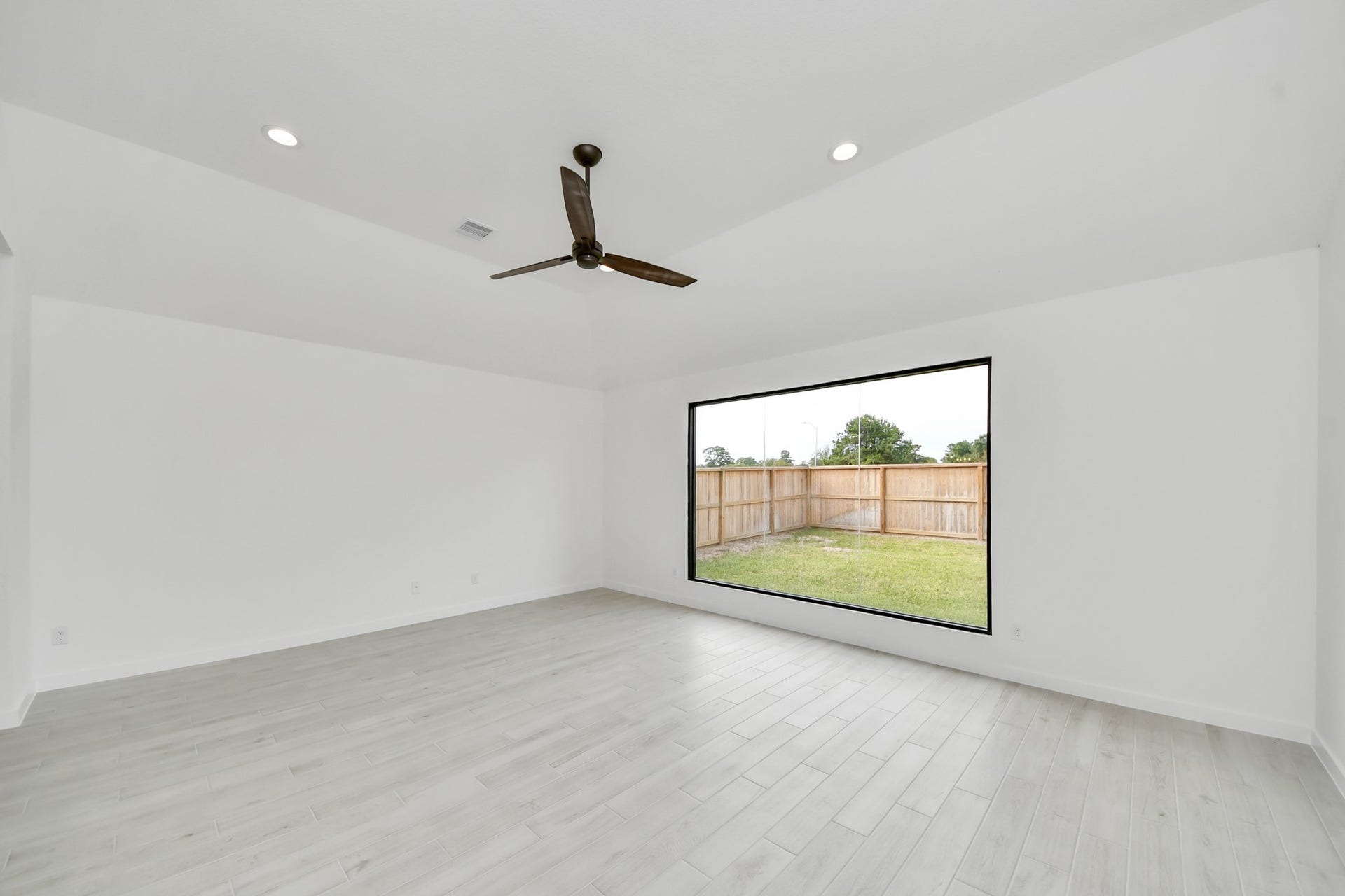 26351 Viva Drive, Magnolia, TX 77355 26351 Viva Drive, Magnolia, TX 77355