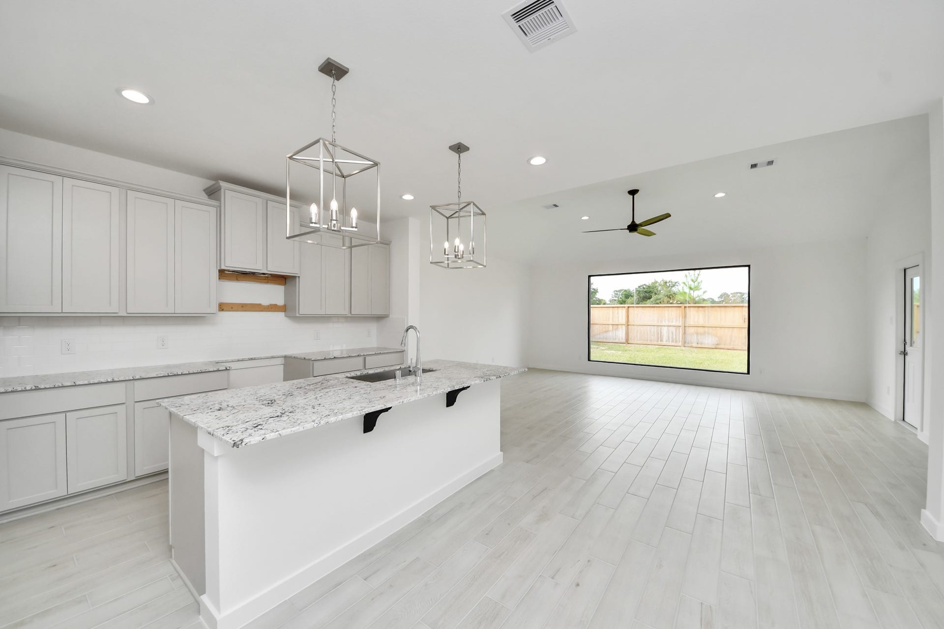 26351 Viva Drive, Magnolia, TX 77355 26351 Viva Drive, Magnolia, TX 77355