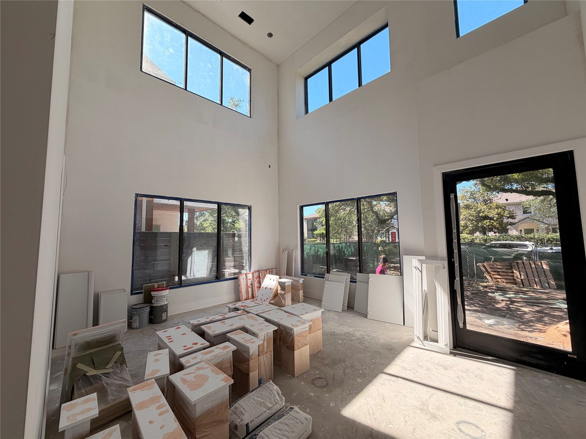 1523 Marshall Street, Houston, TX 77006 Can be a dining area or Livingroom