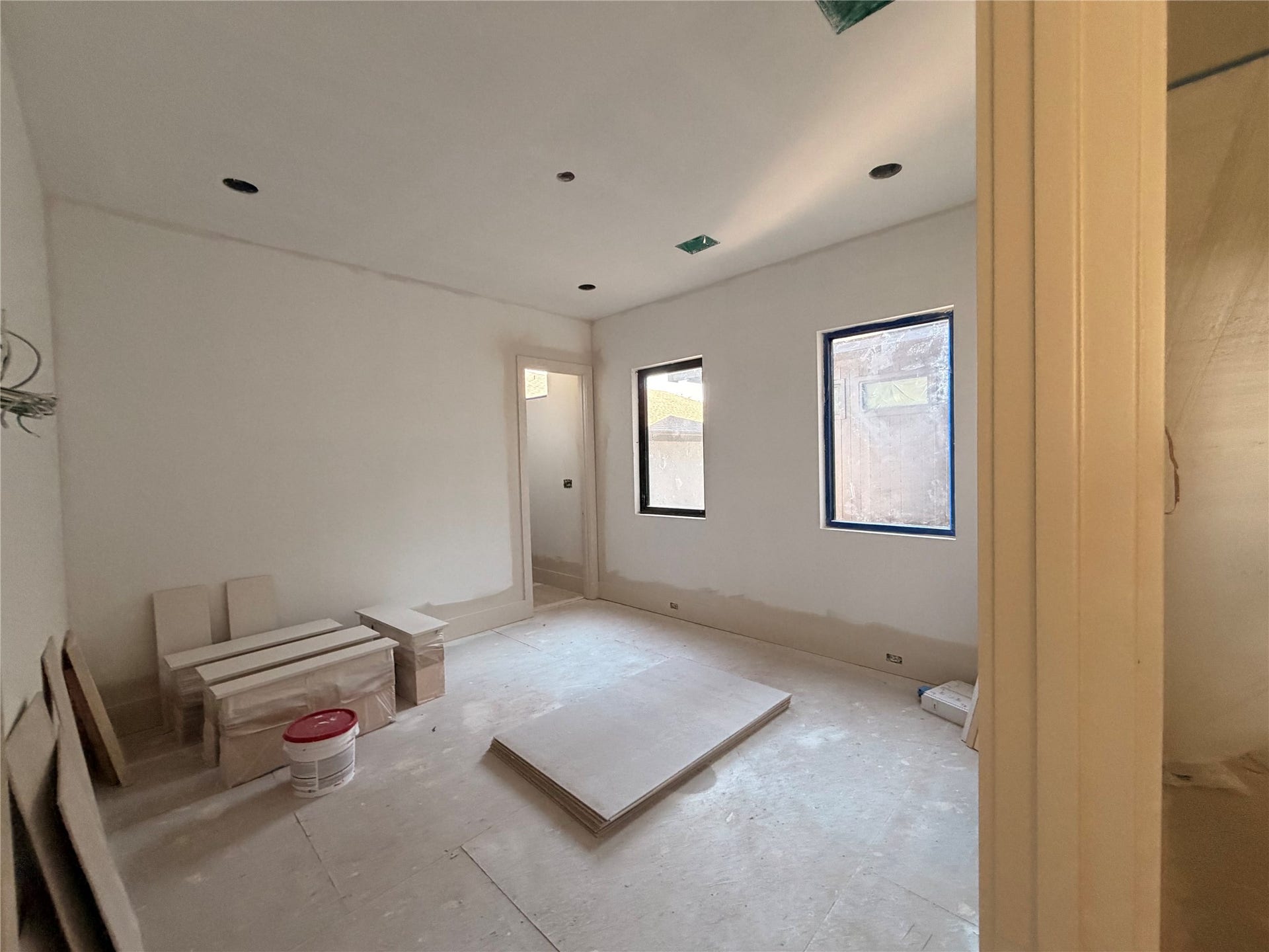 1523 Marshall Street, Houston, TX 77006 In-suite baths for every bedroom - 4 bedrooms