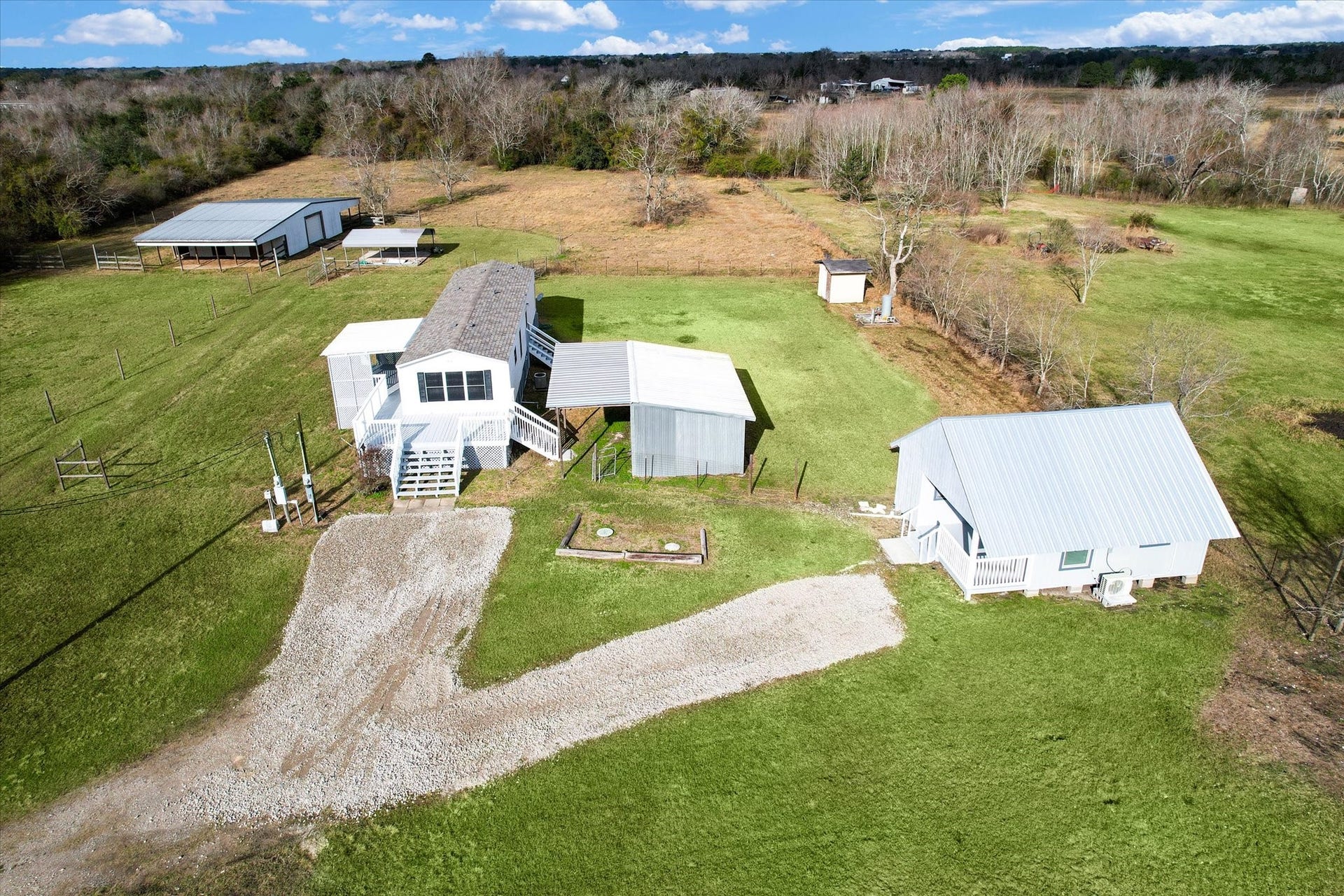 5806 S Highway 35, Alvin, TX 77511 5806 S Highway 35, Alvin, TX 77511