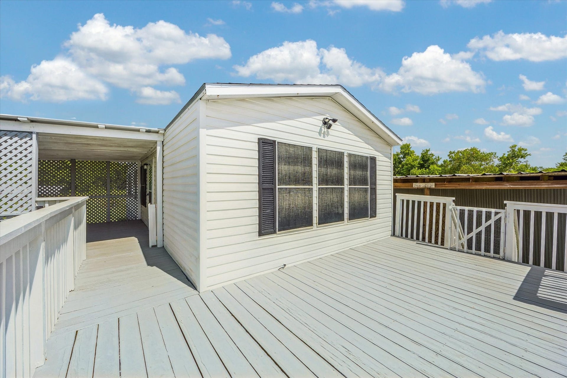 5806 S Highway 35, Alvin, TX 77511 5806 S Highway 35, Alvin, TX 77511