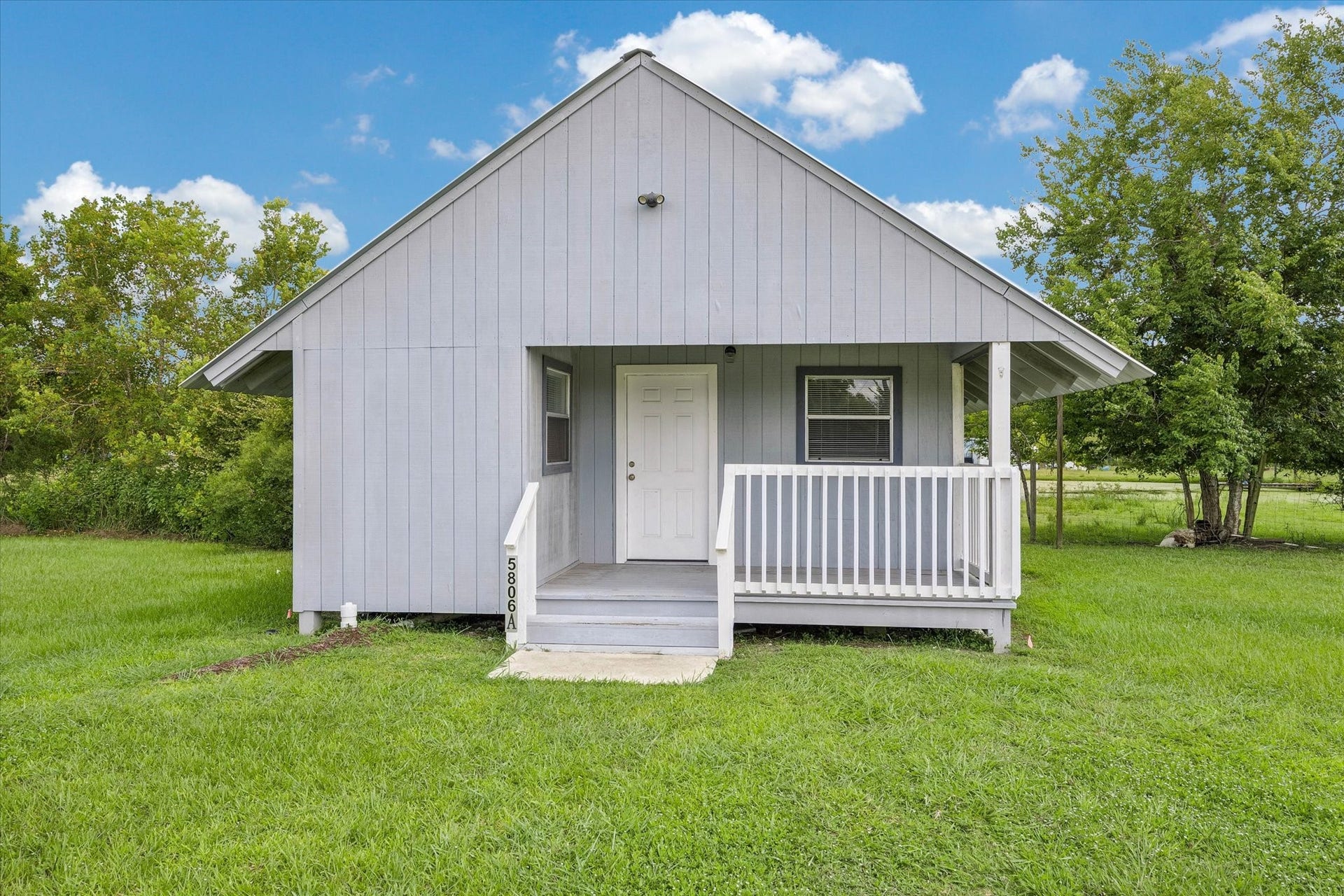 5806 S Highway 35, Alvin, TX 77511 5806 S Highway 35, Alvin, TX 77511