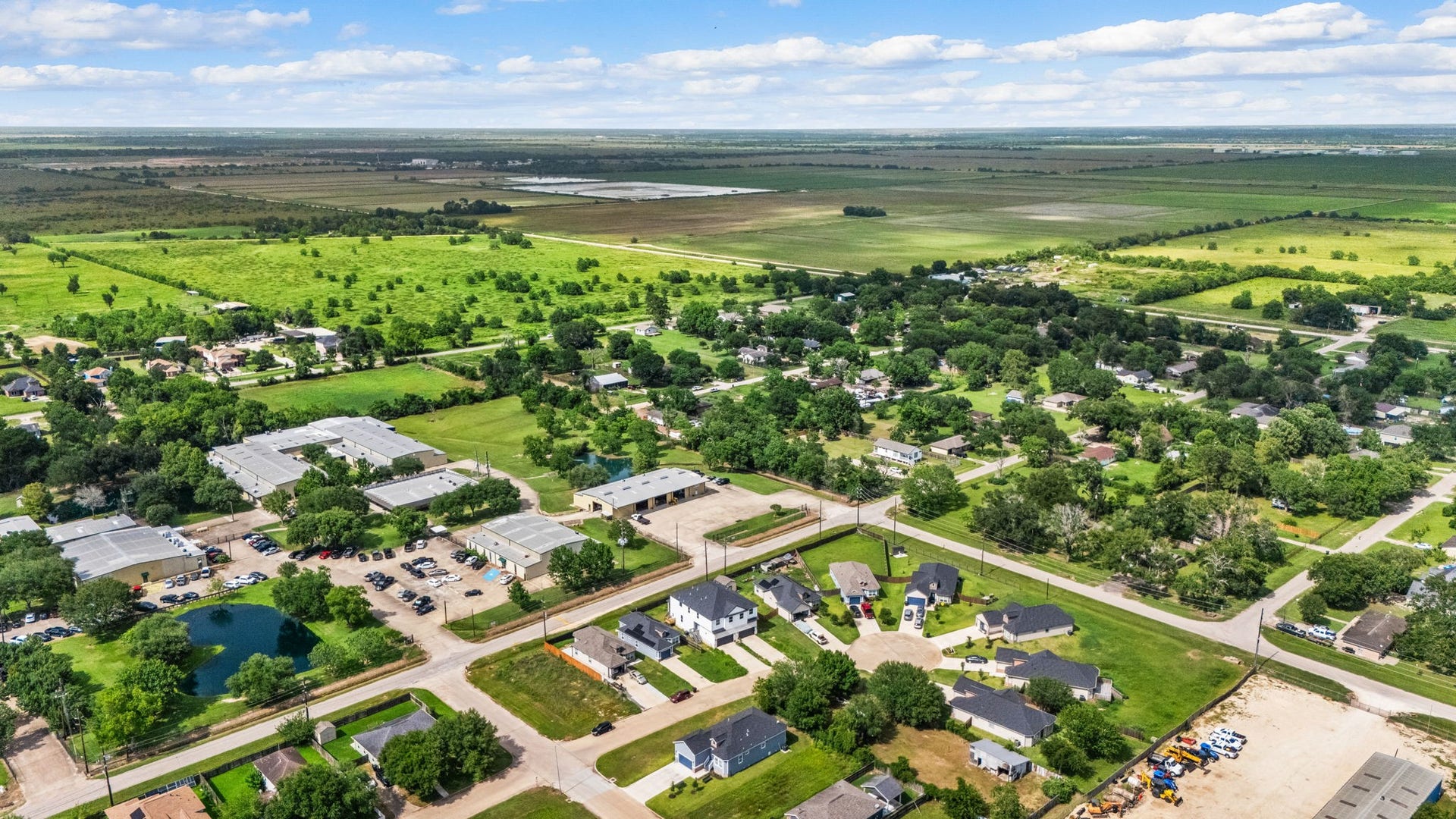 8 Donna Court, #B, Brookshire, TX 77423