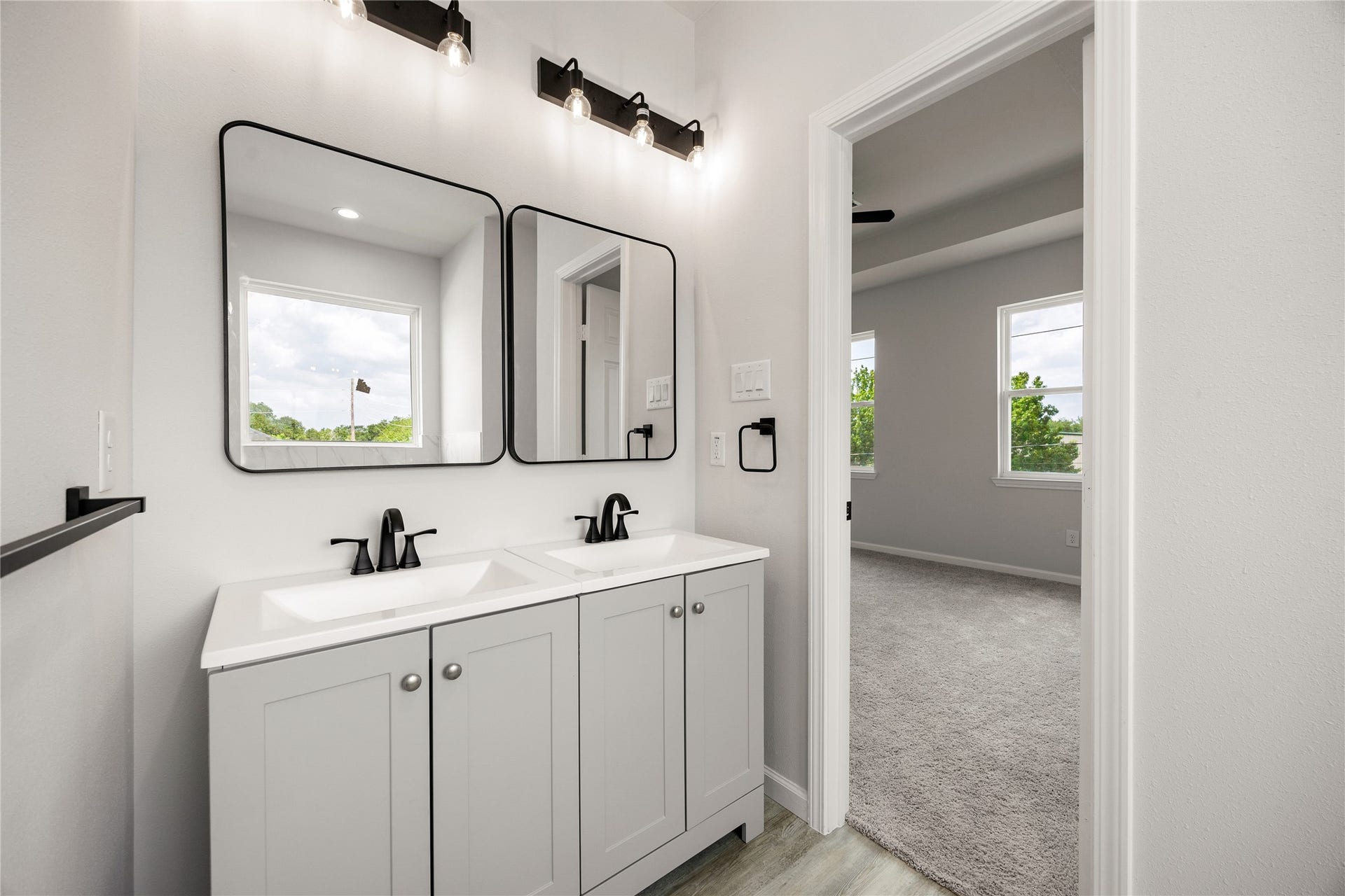 UNIT B- Primary Bathroom