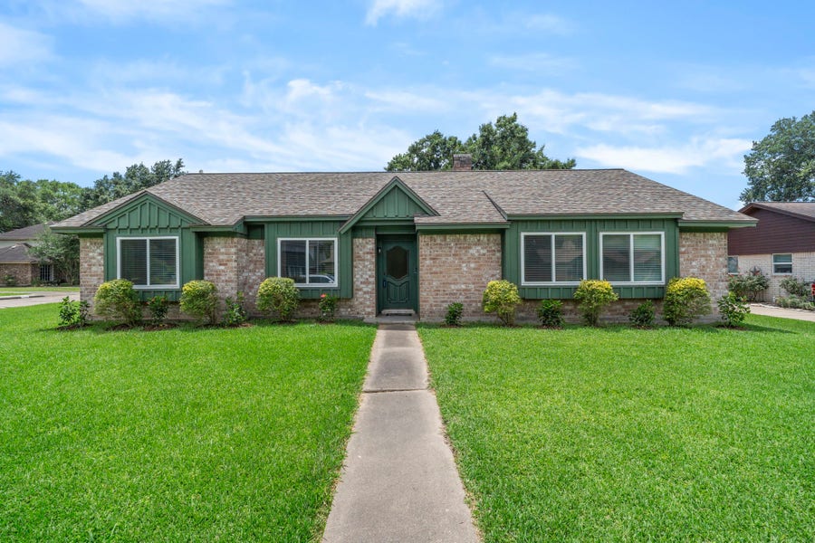 Property photo for 2016 Briar Lane, Richmond, TX