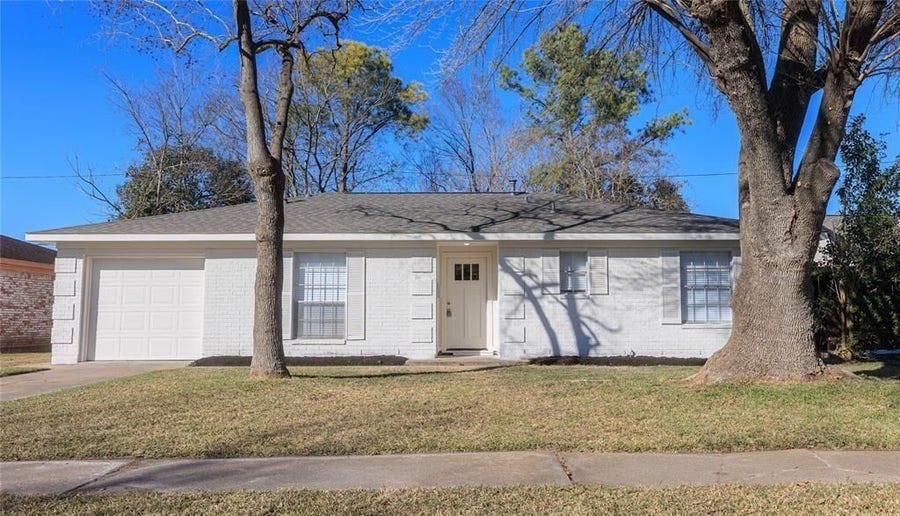 Property photo for 1106 Twin Falls Road, Houston, TX